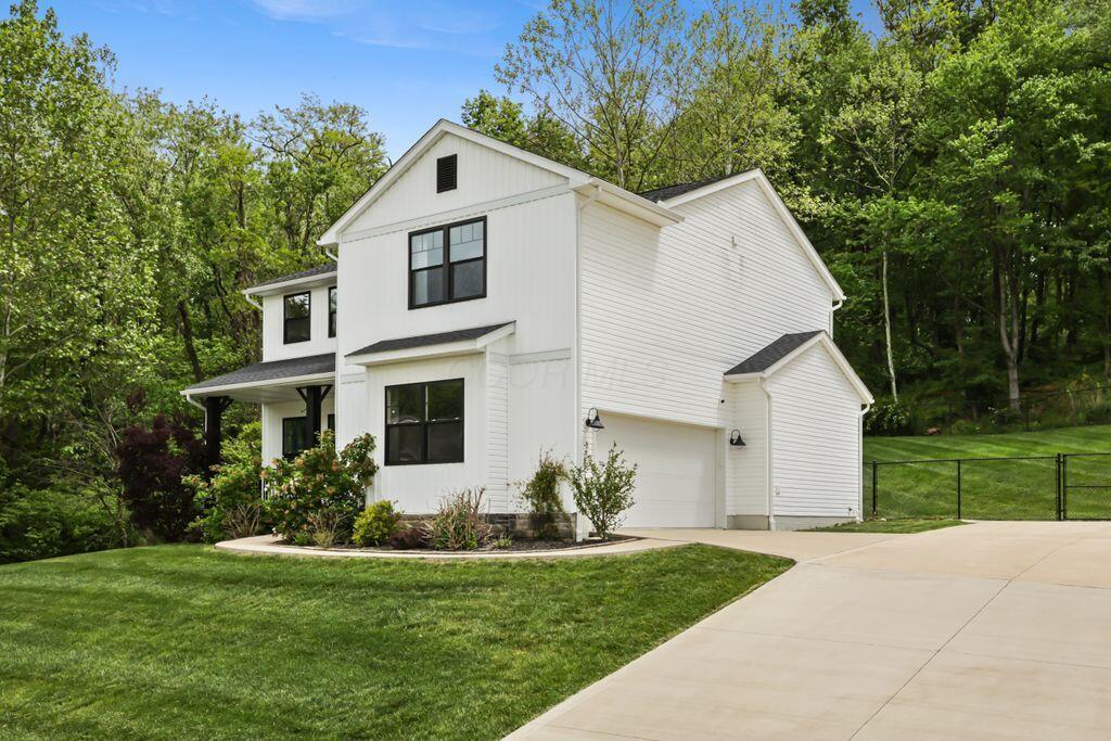 1285 Bluejack Lane Property Photo 4
