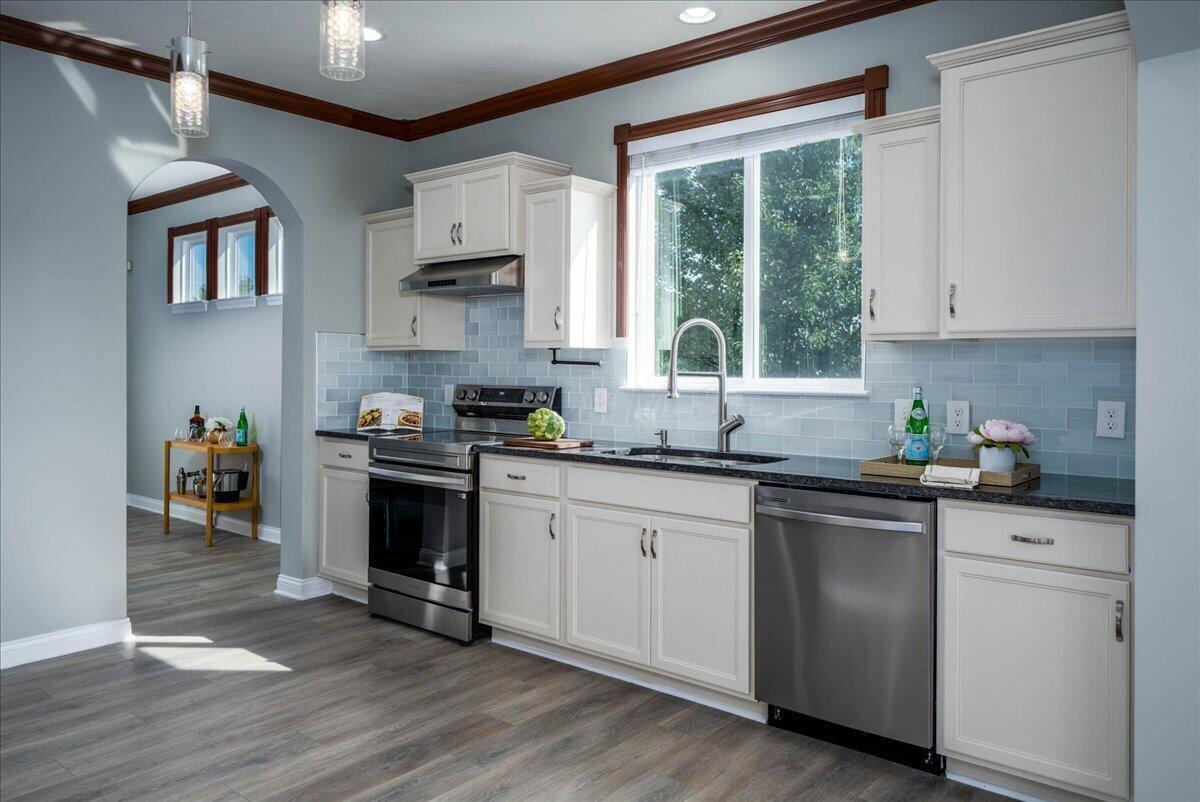 847 Admiral Drive Property Photo 8