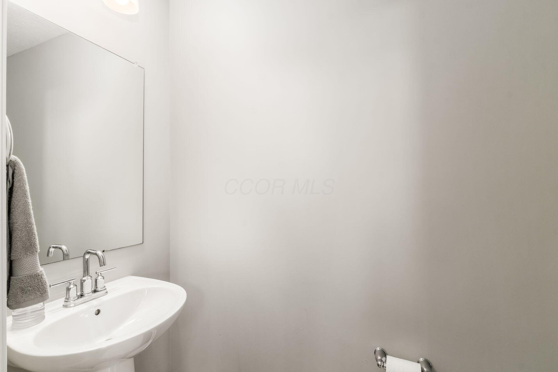 2674 Carmie Drive E Property Photo 14