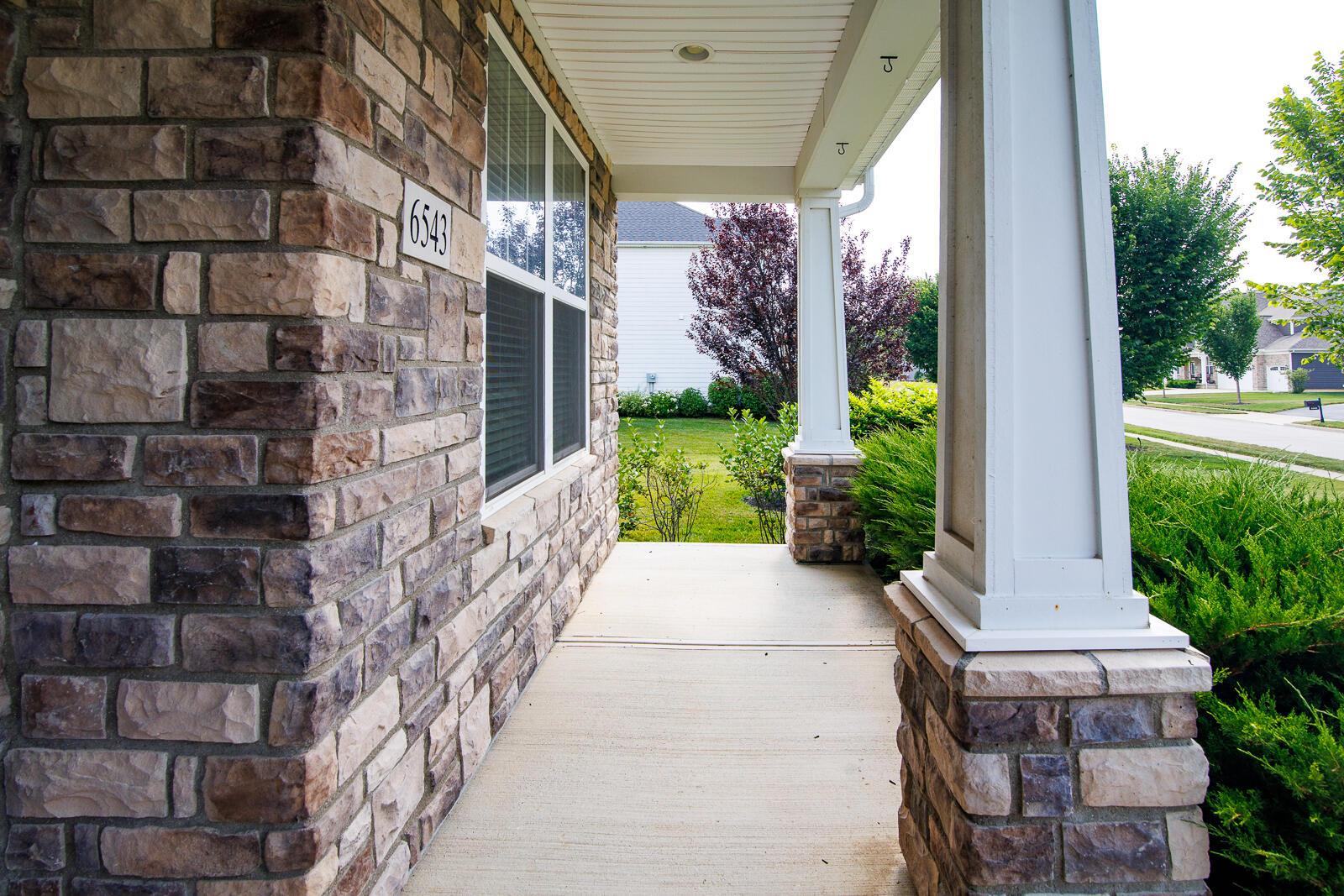 6543 Brookview Manor Drive Property Photo 8