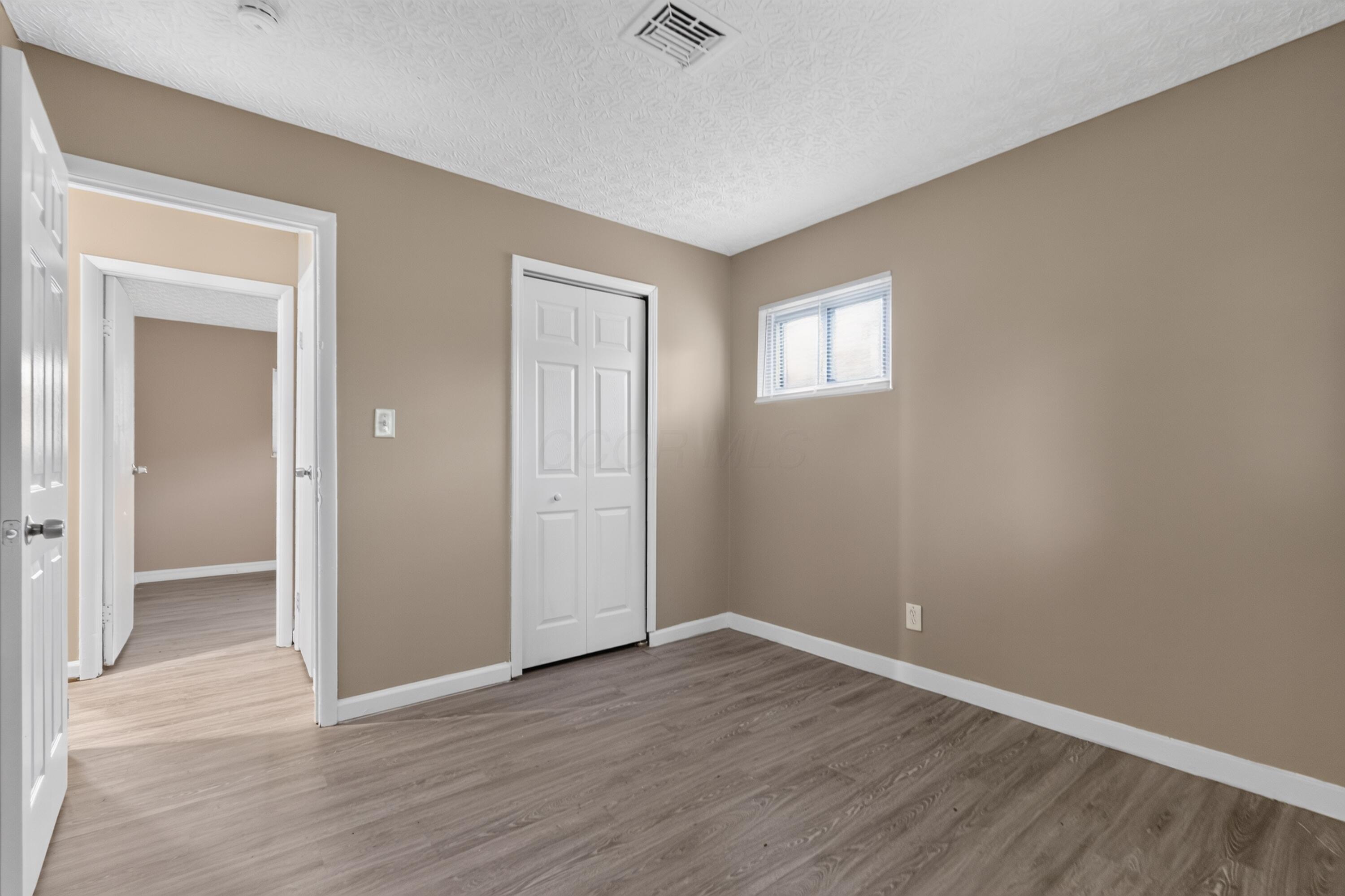 3919 Carlton Avenue Property Photo 24