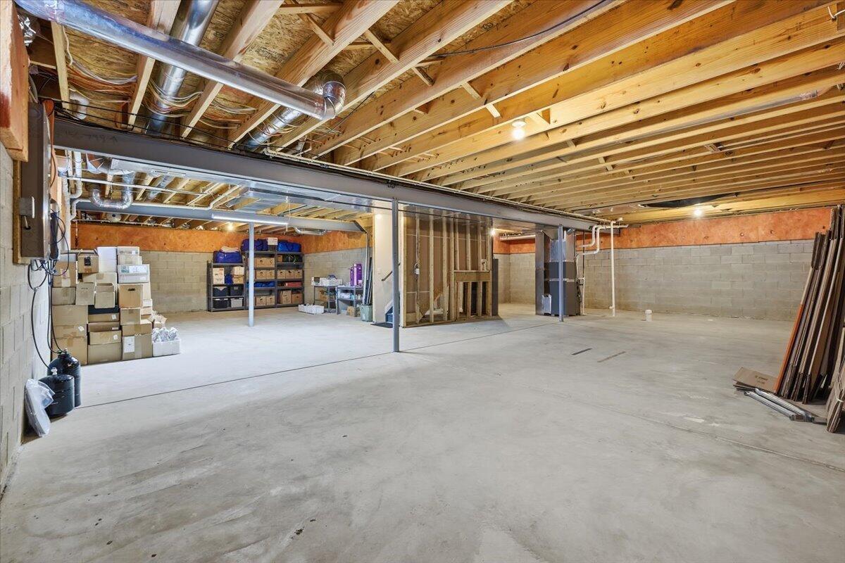 8000 Narrow Leaf Drive Property Photo 45