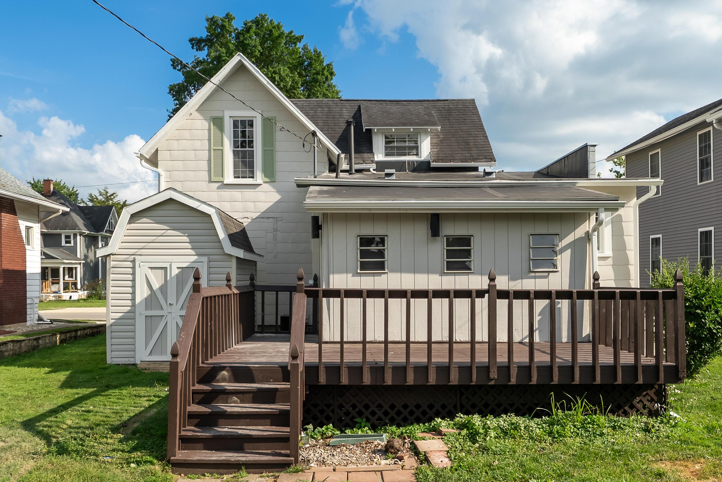 306 E Water Street Property Photo 12