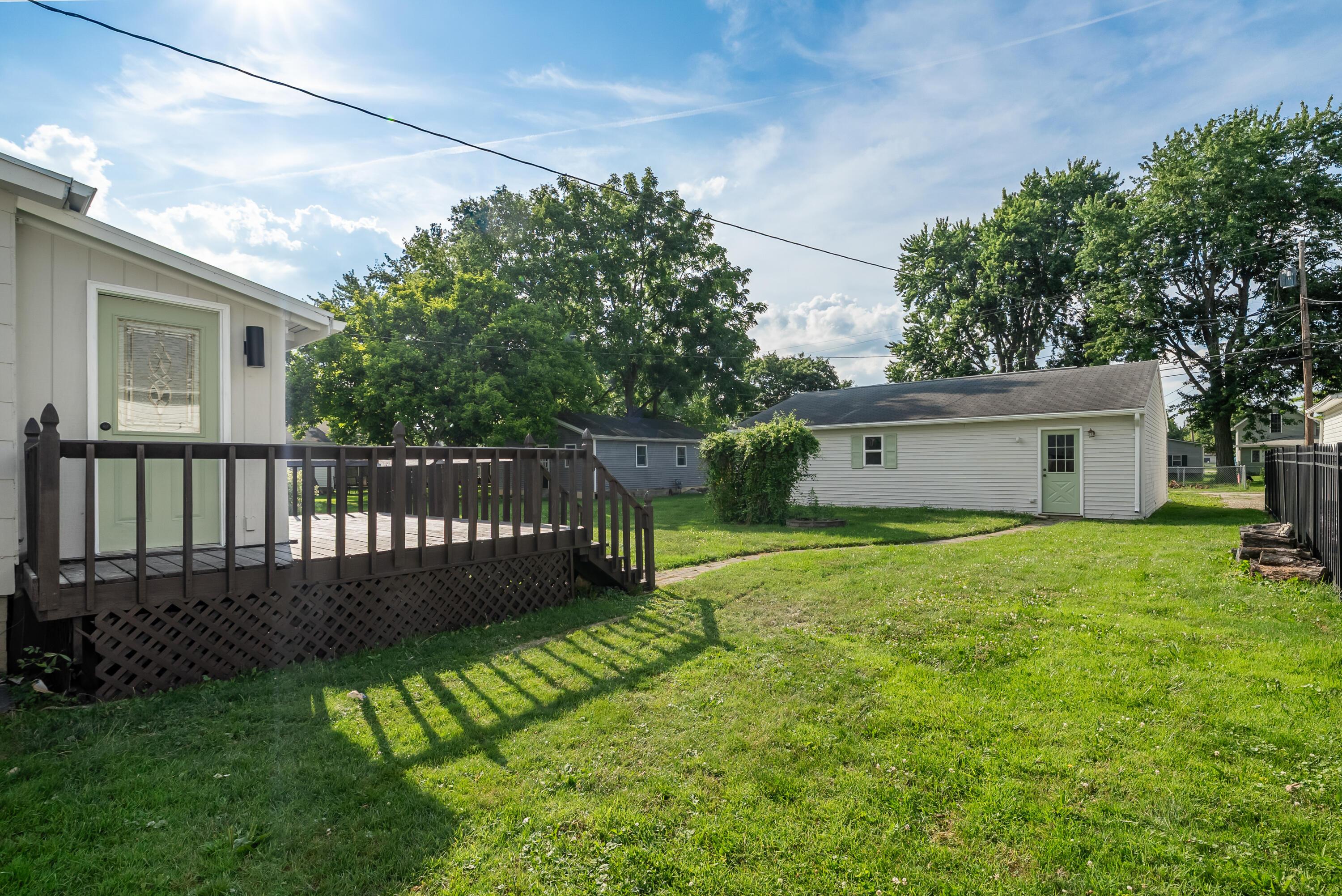 306 E Water Street Property Photo 14