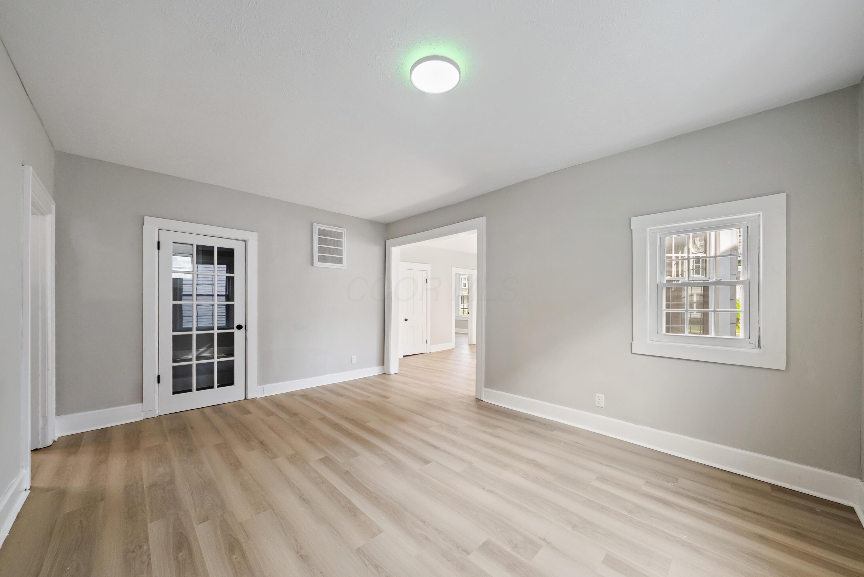 306 E Water Street Property Photo 28