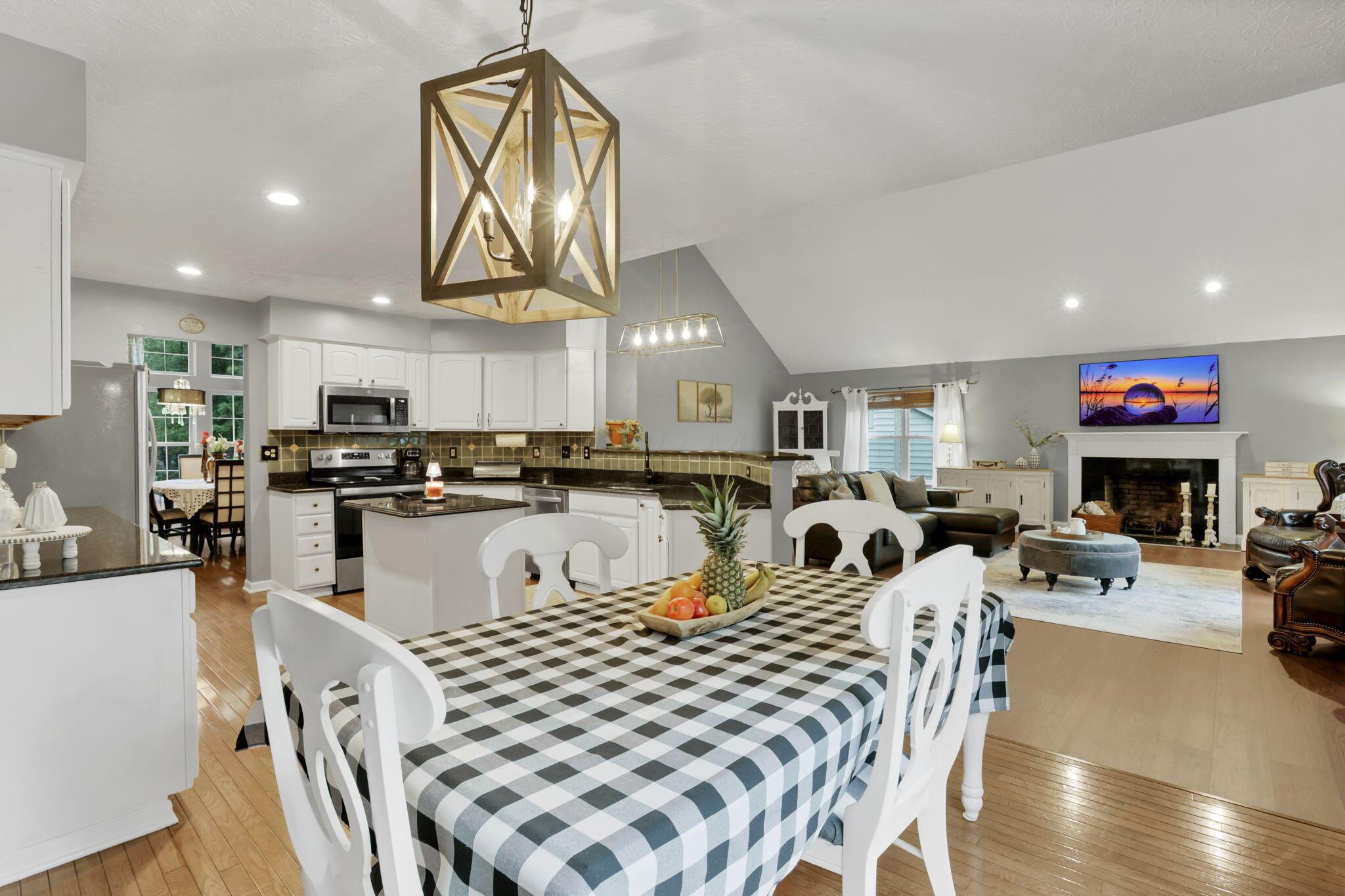 4008 Dorset Court Property Photo 7