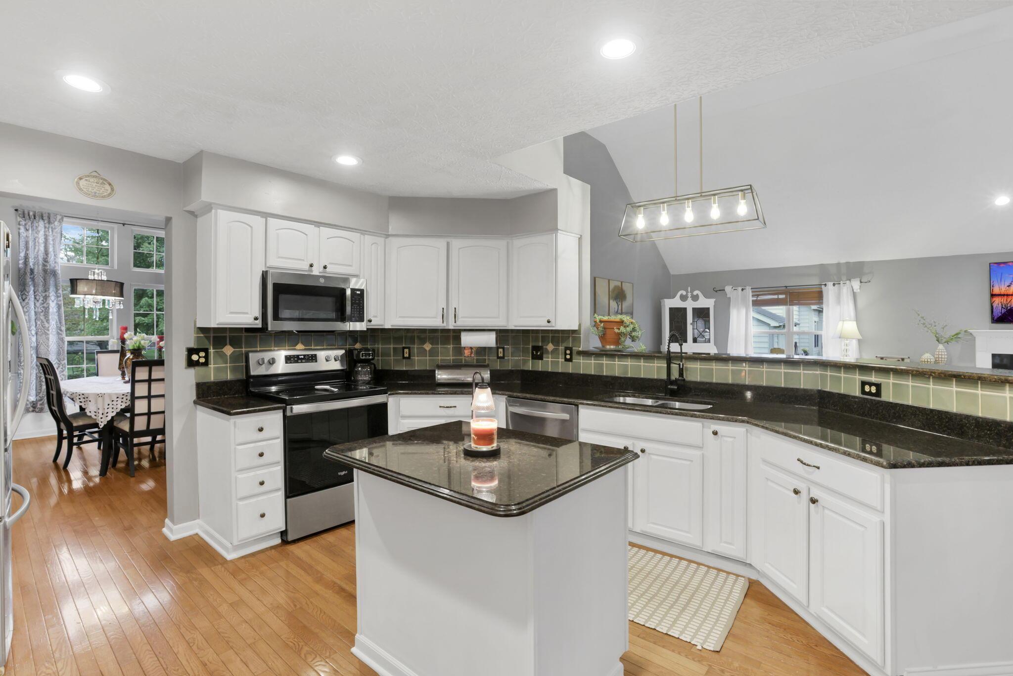 4008 Dorset Court Property Photo 10