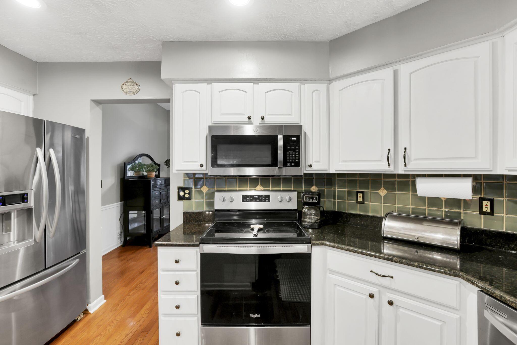 4008 Dorset Court Property Photo 14