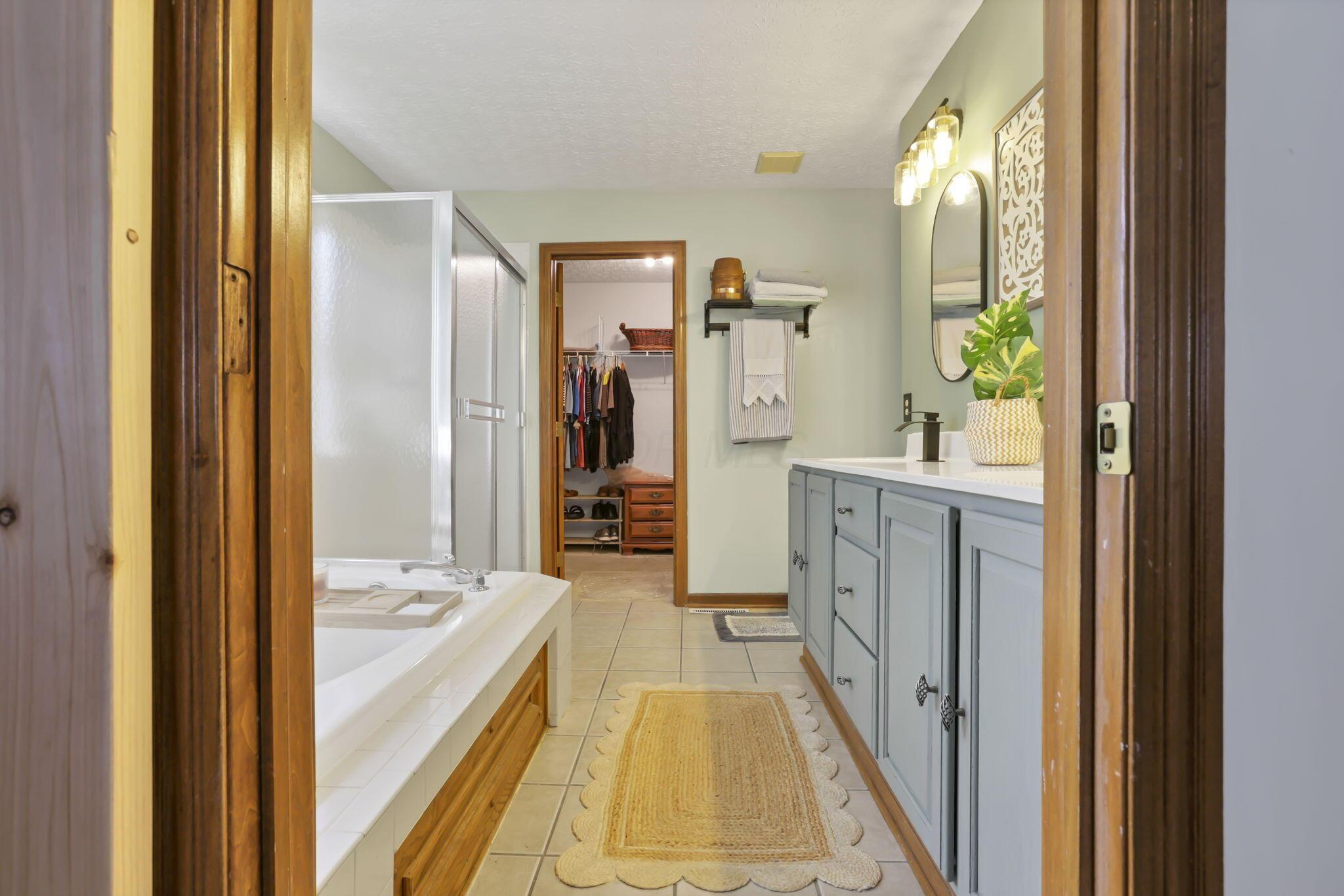 4008 Dorset Court Property Photo 24
