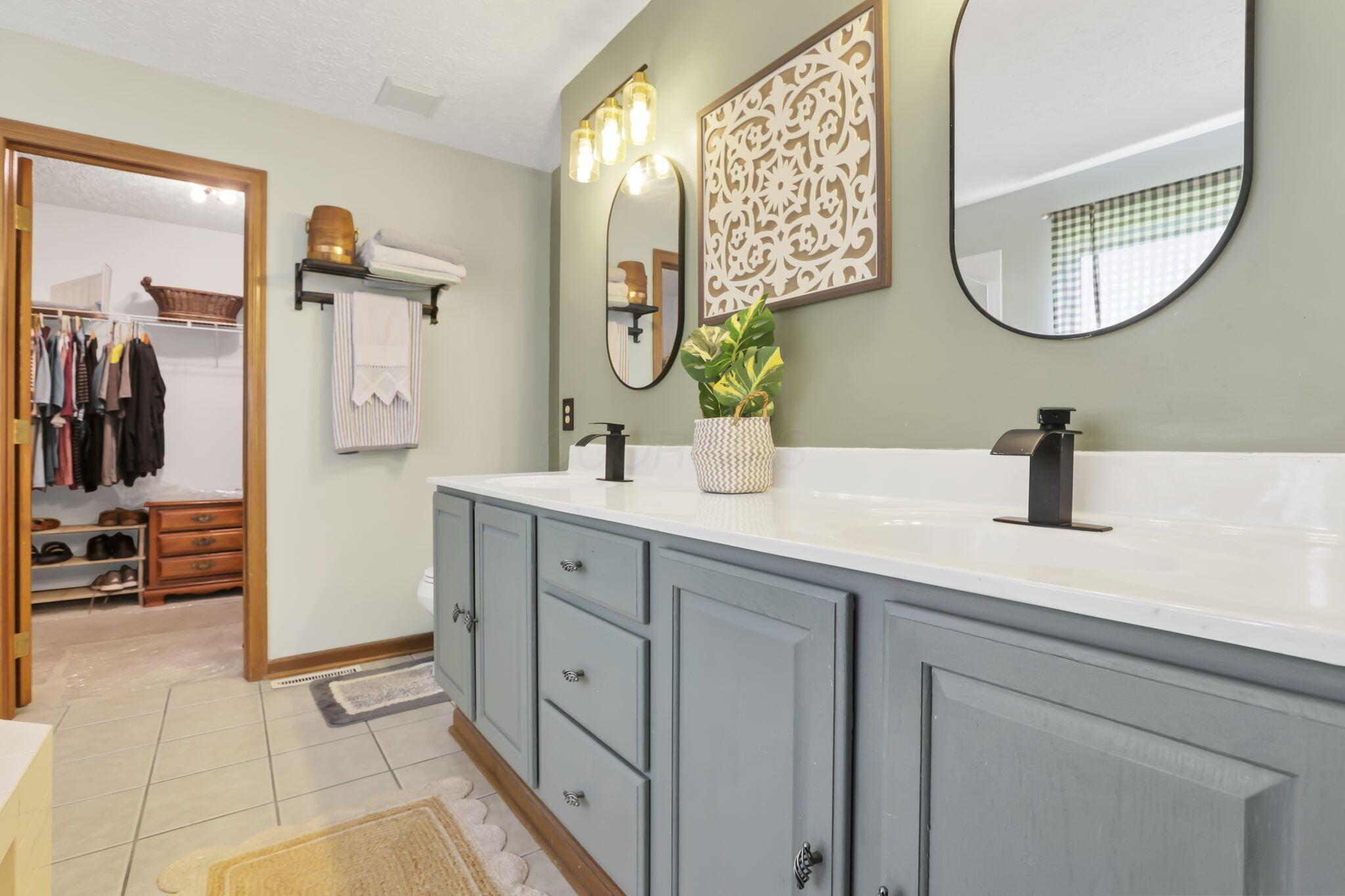 4008 Dorset Court Property Photo 25