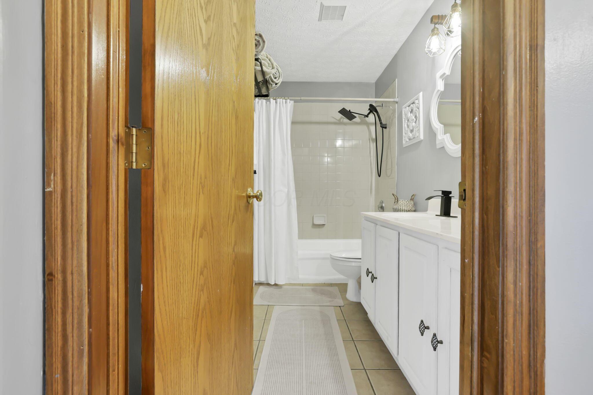 4008 Dorset Court Property Photo 33
