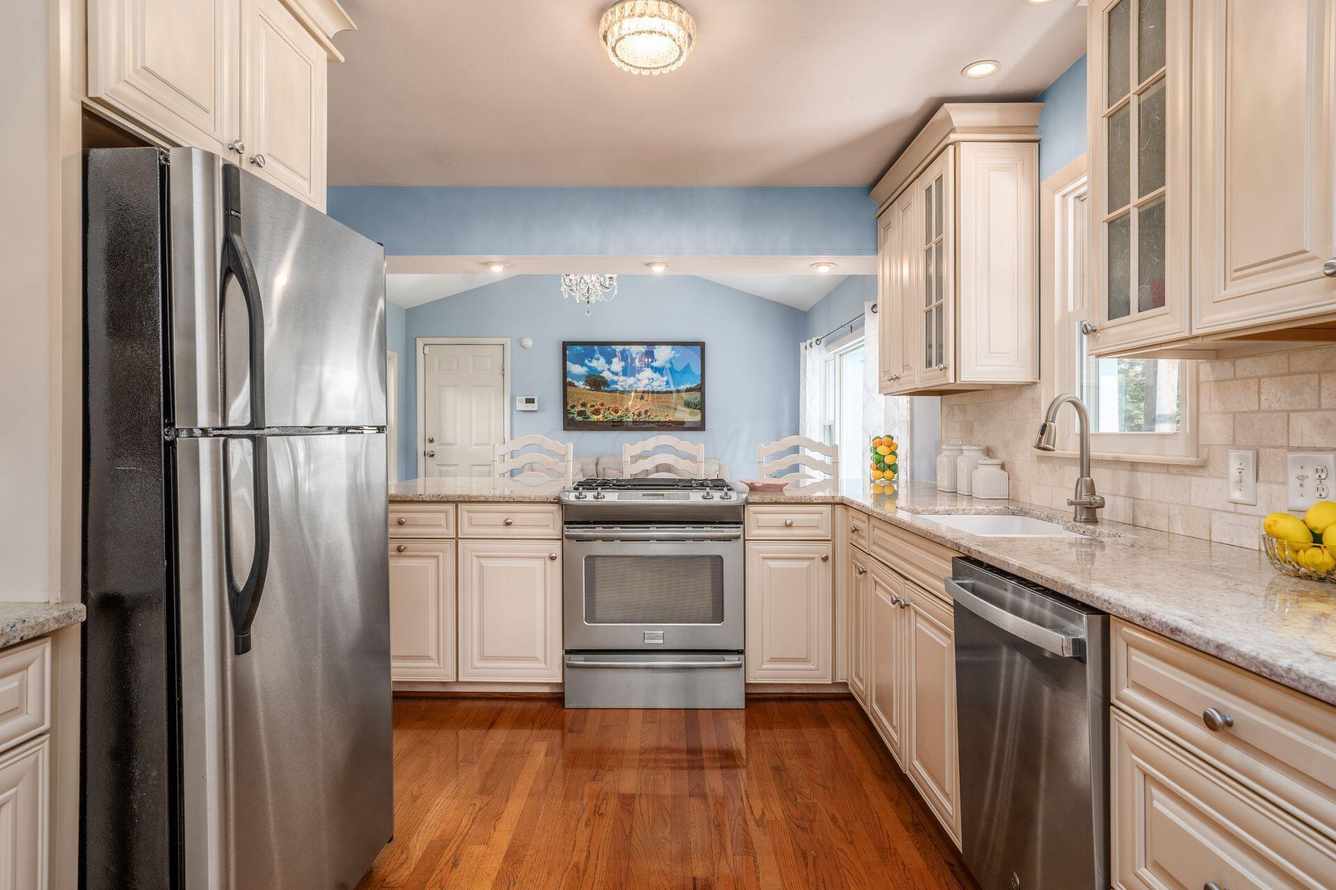 210 Fairlawn Drive Property Photo 11