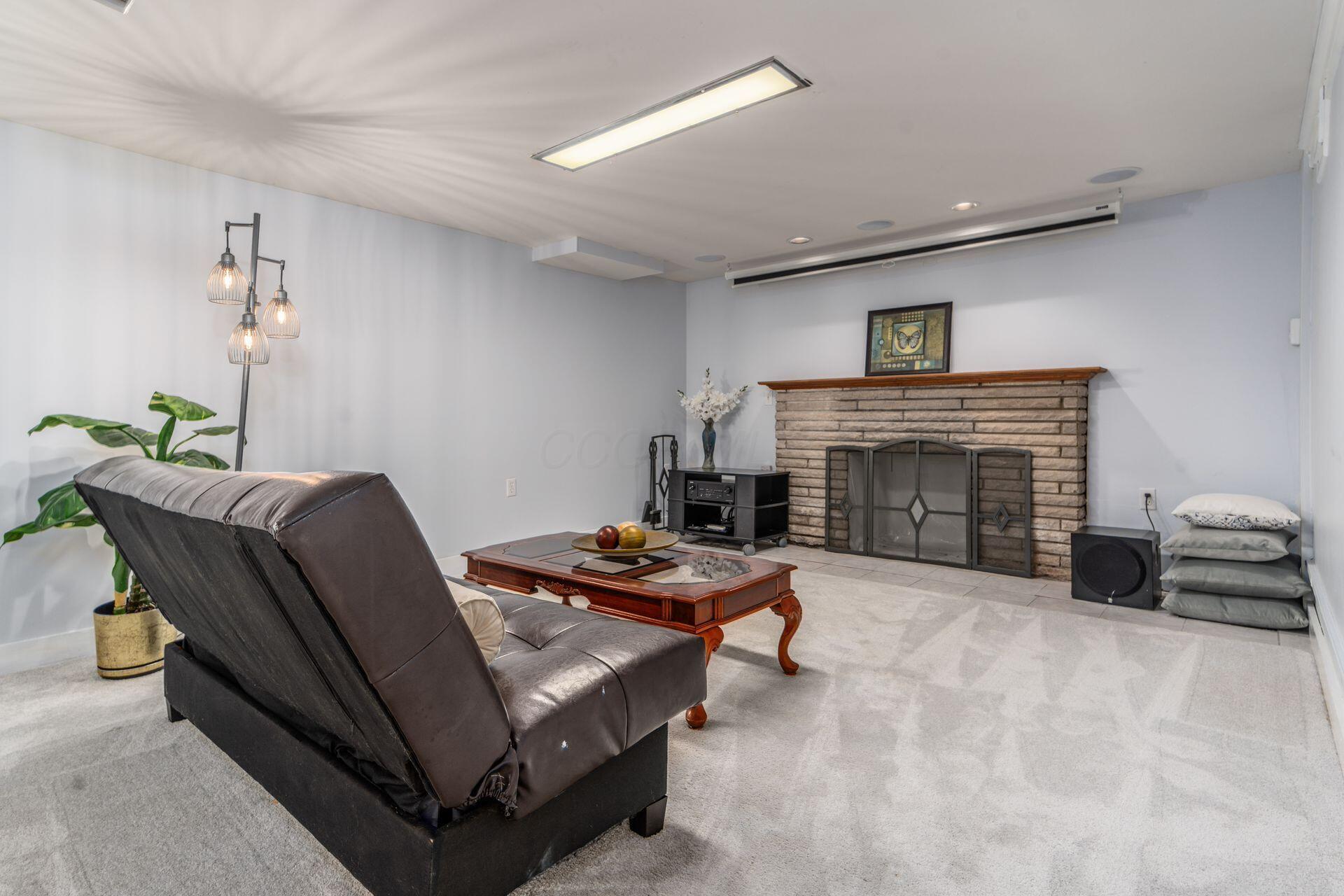 210 Fairlawn Drive Property Photo 46