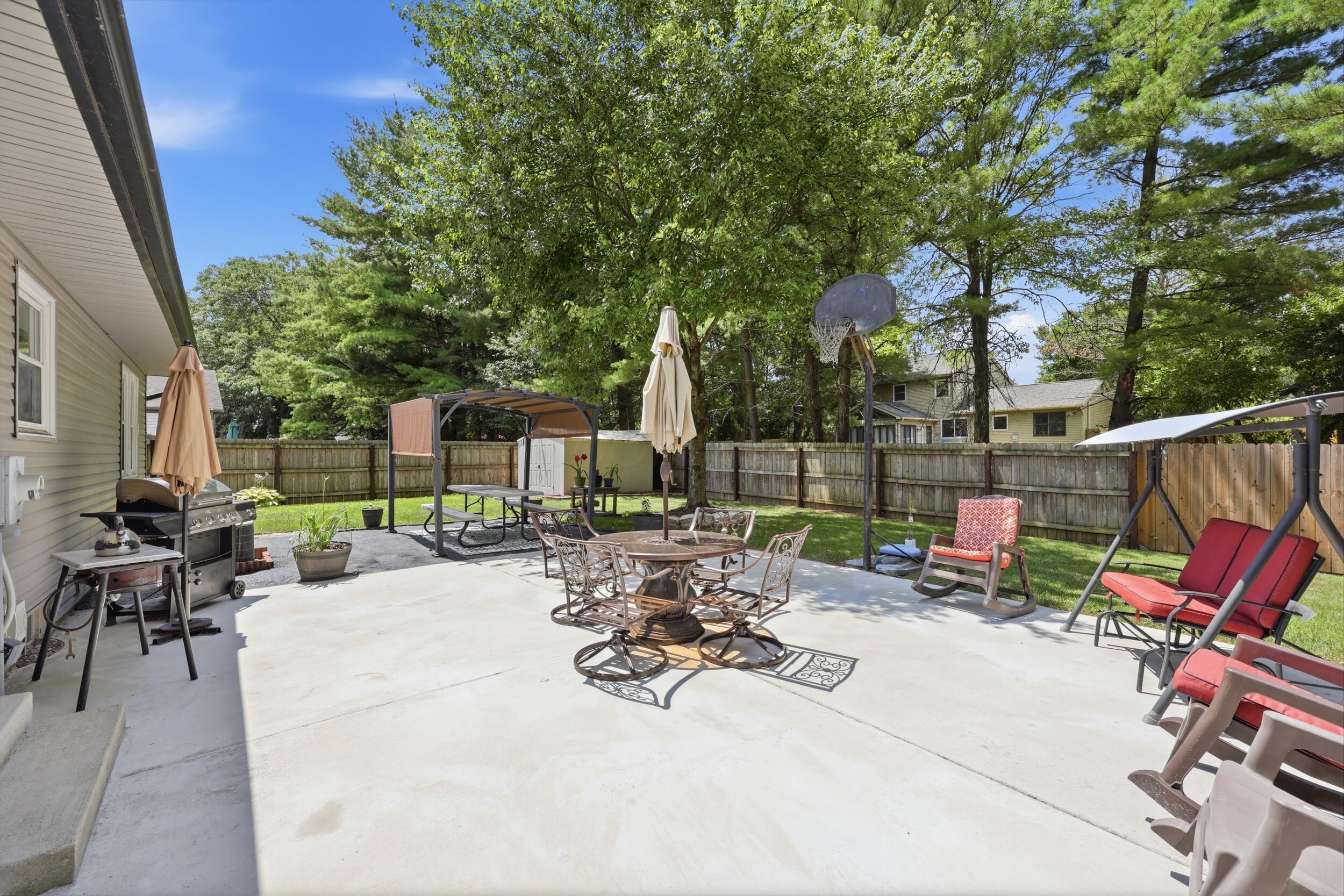 211 Rosehill Road Property Photo 32