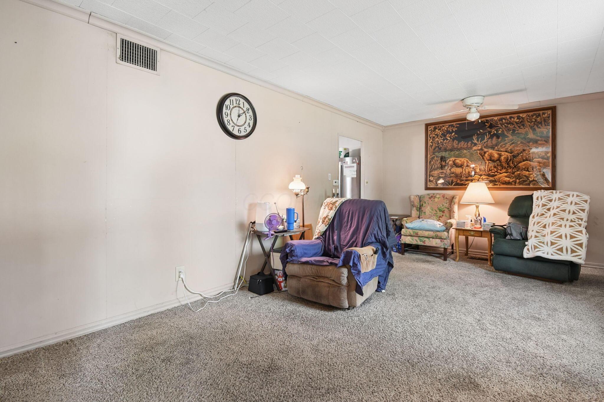 916 S Hampton Road Property Photo 4