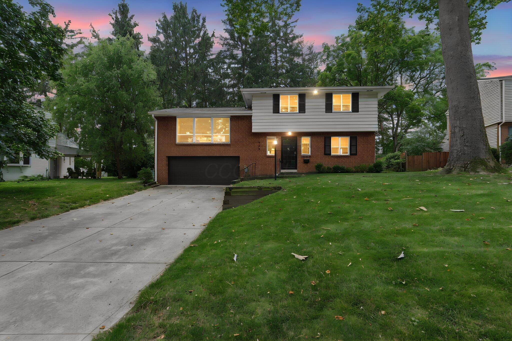 945 Kendale Road S Property Photo 1