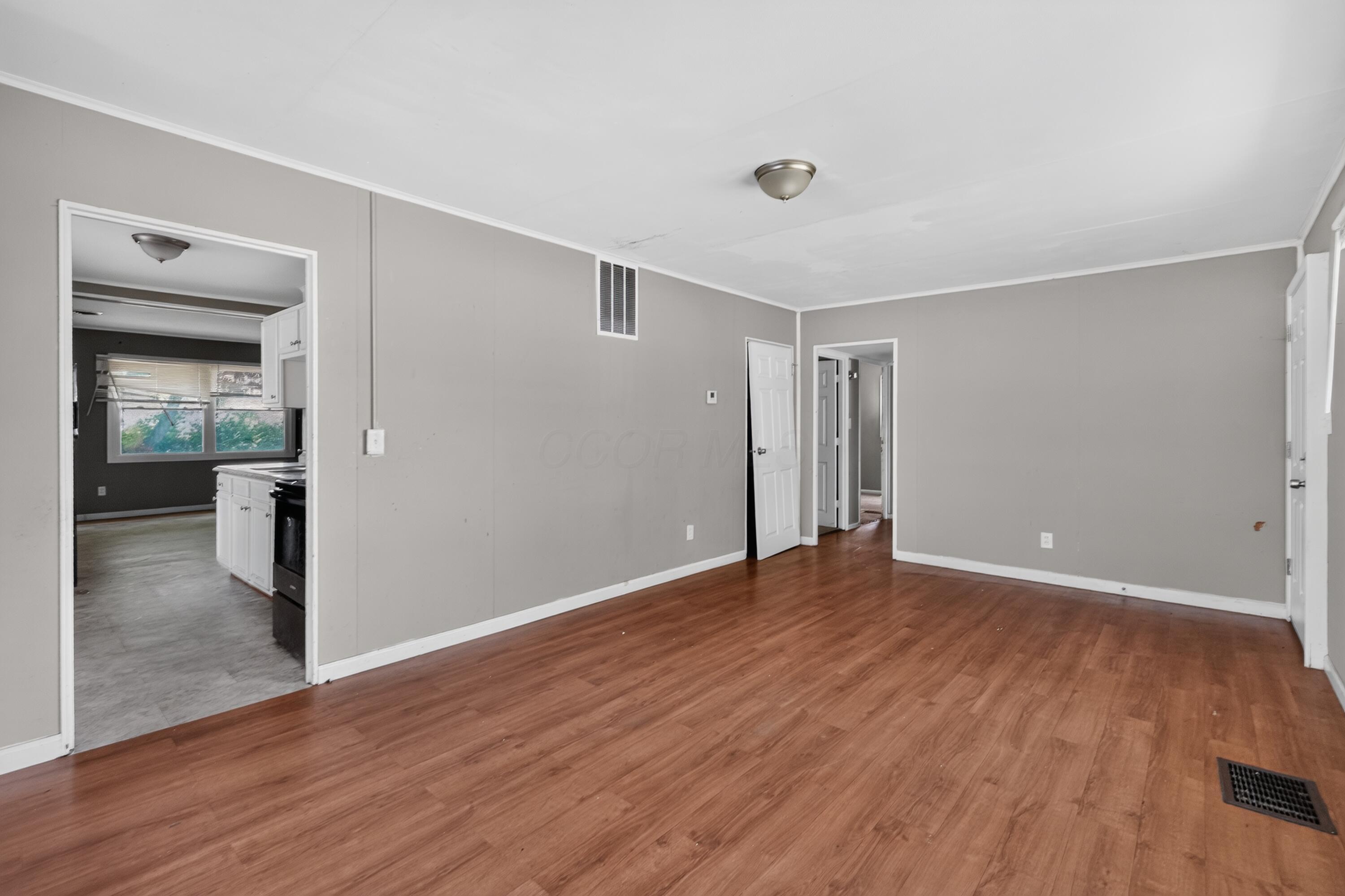 1170 S Hampton Road Property Photo 7