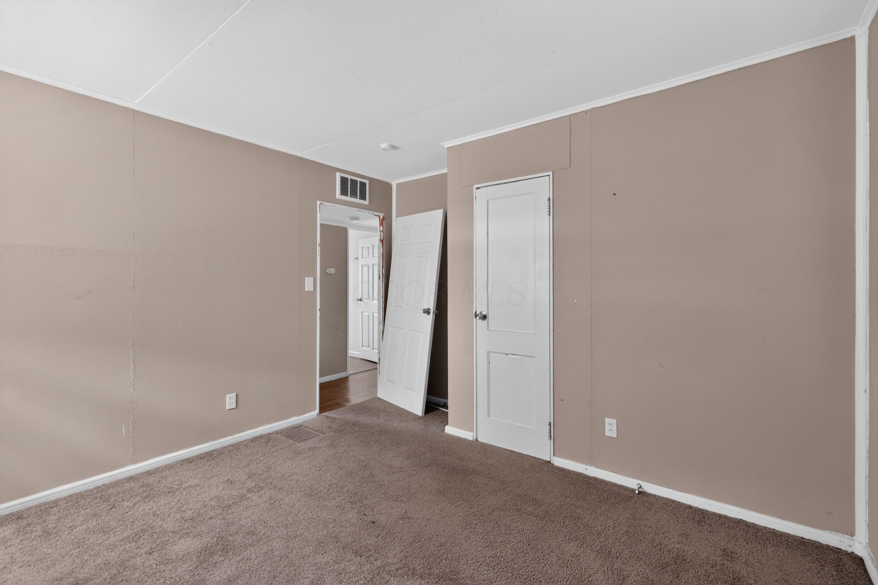 1170 S Hampton Road Property Photo 13