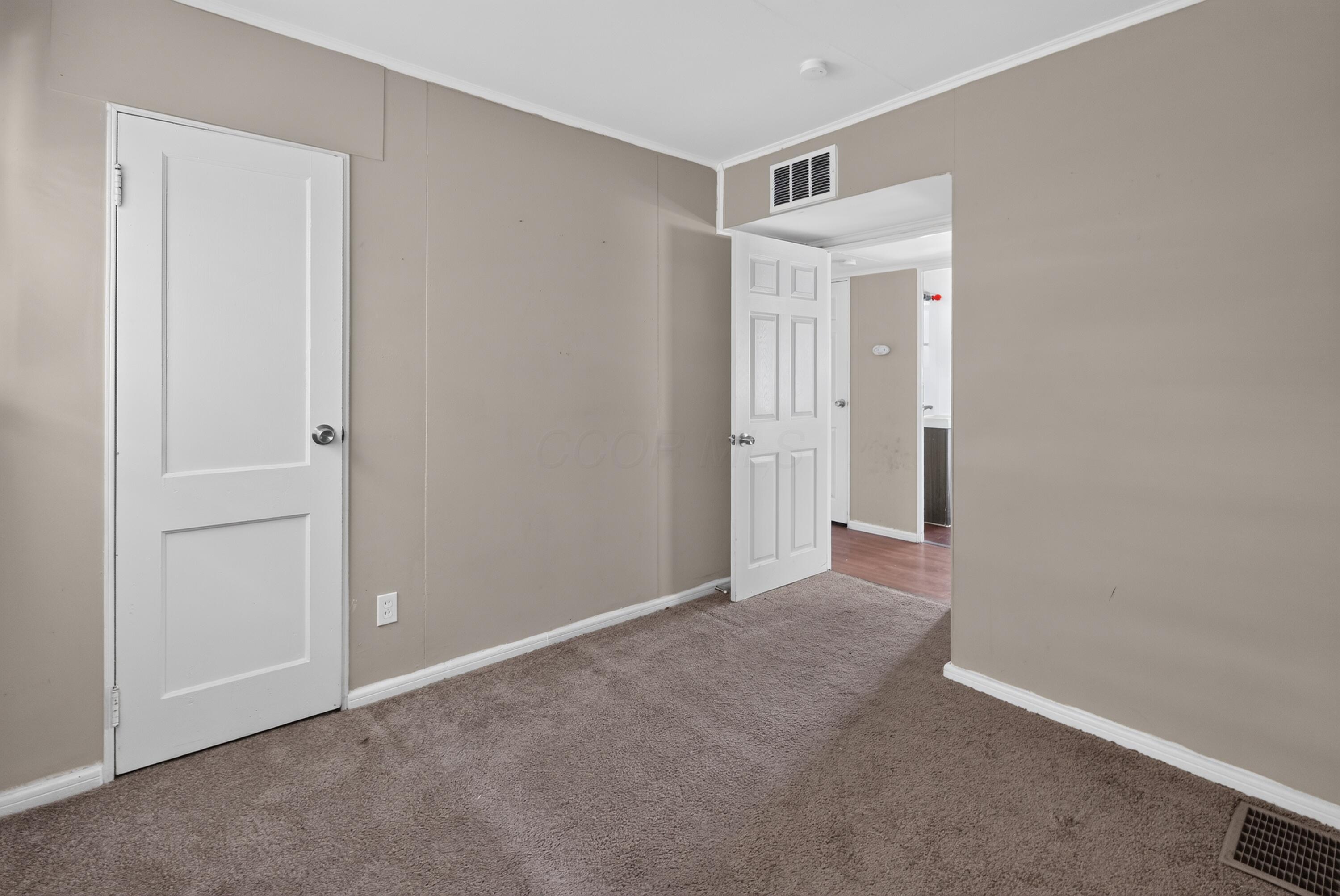 1170 S Hampton Road Property Photo 16