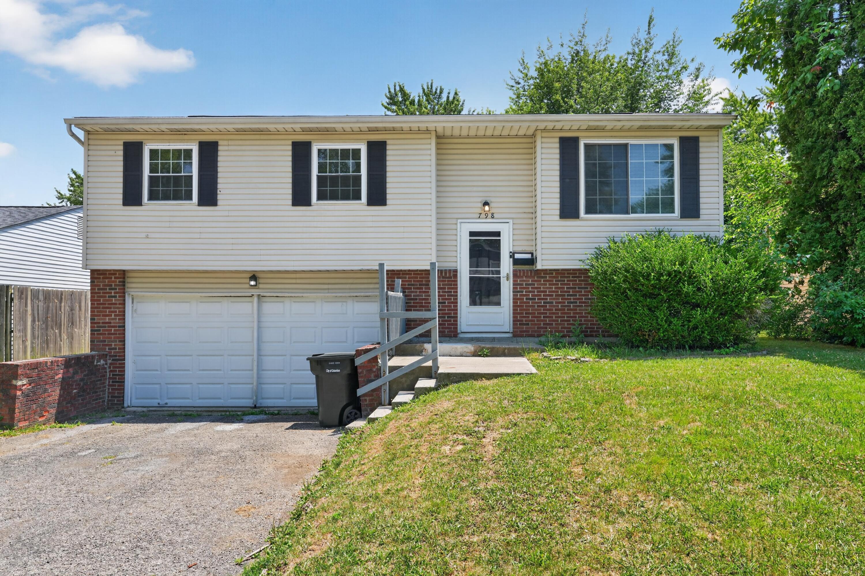 798 Orchard Glen Property Photo 1