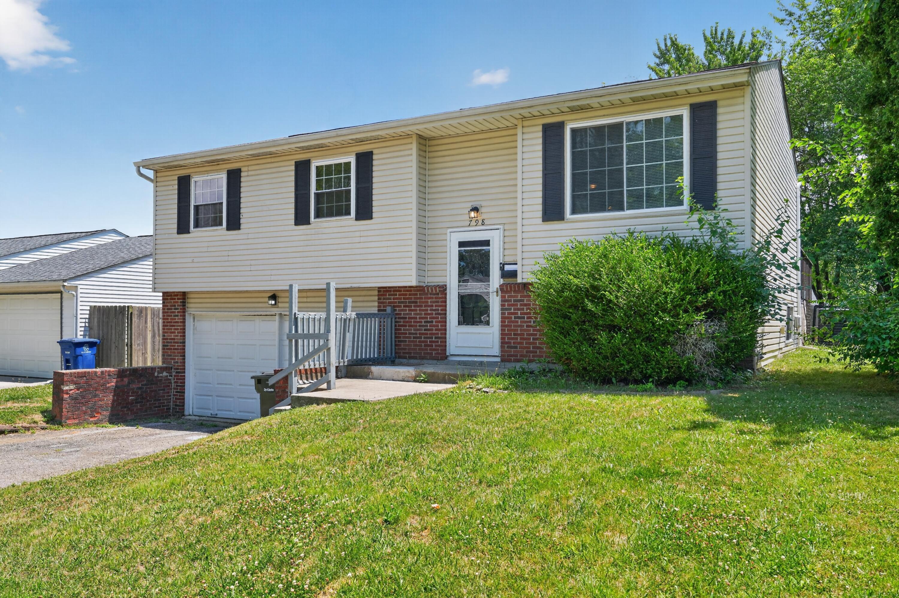 798 Orchard Glen Property Photo 2