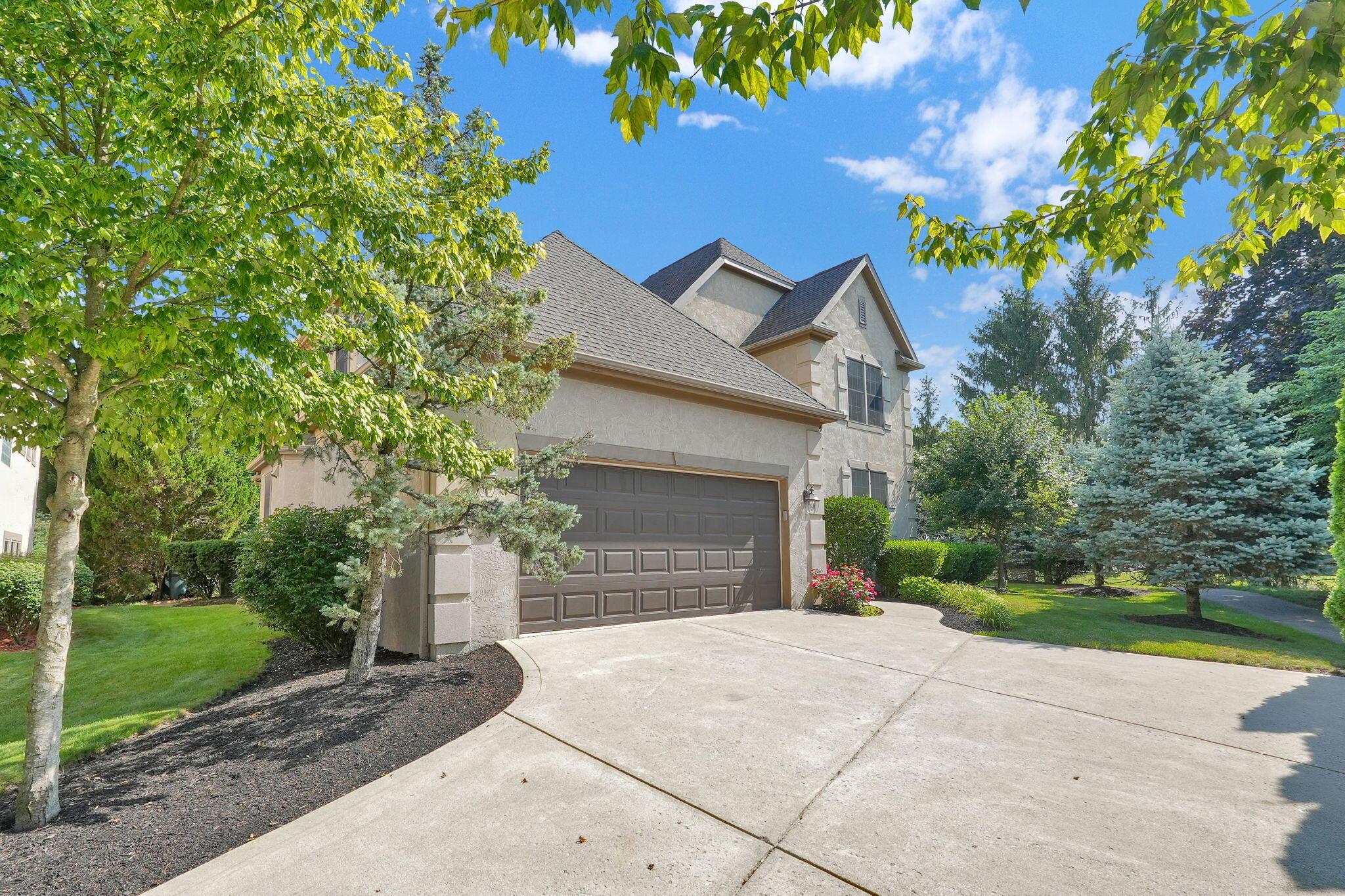 6052 Kentigern Court N Property Photo 4