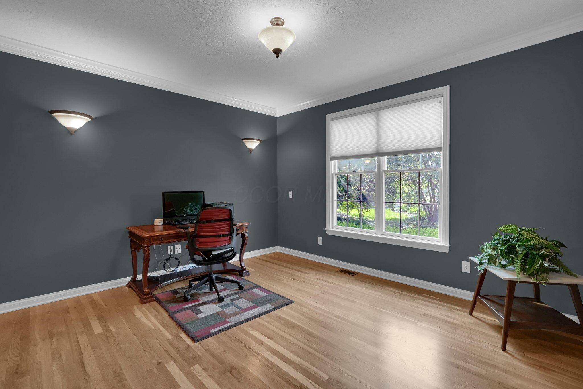 6052 Kentigern Court N Property Photo 9