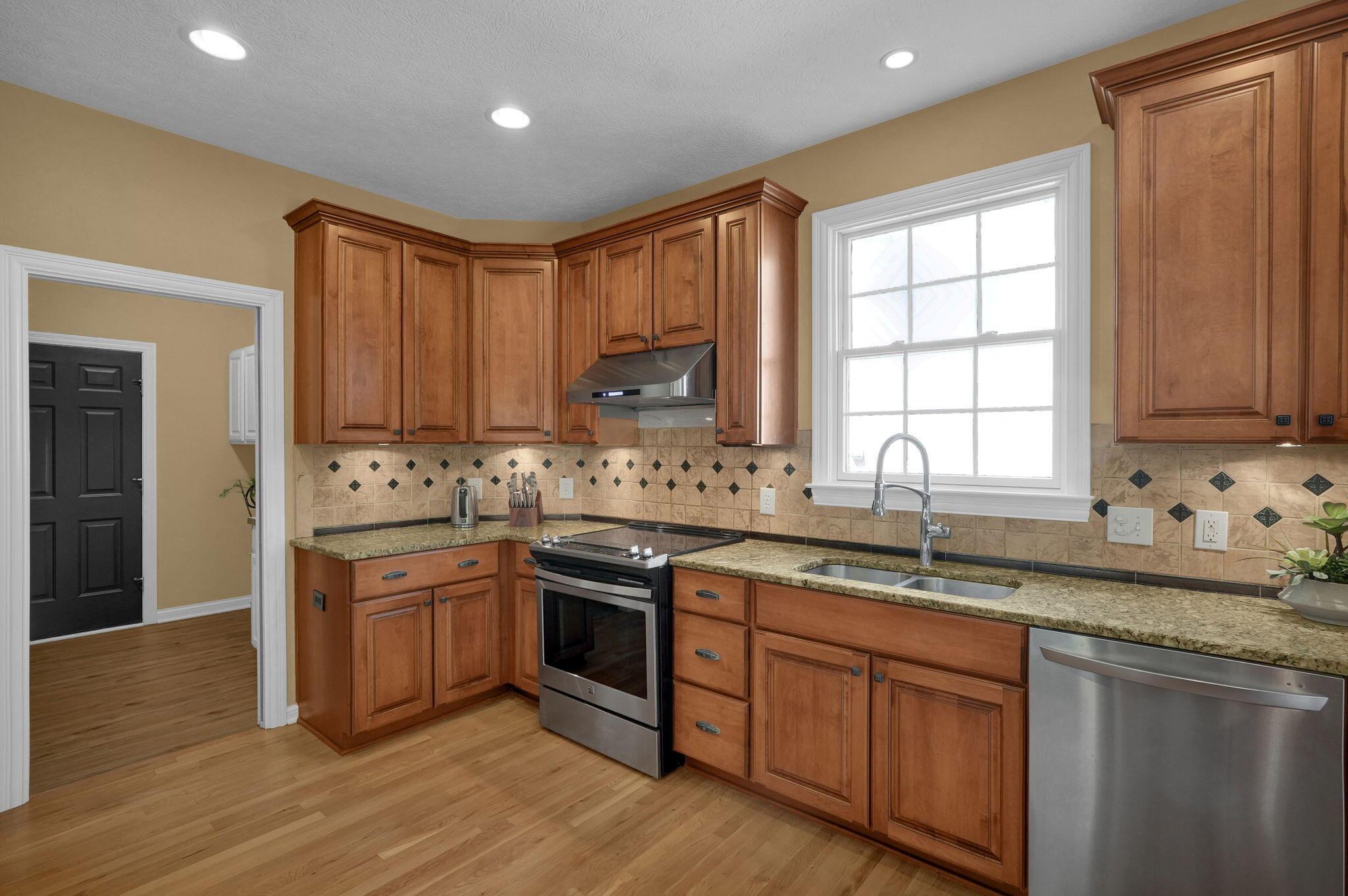 6052 Kentigern Court N Property Photo 18