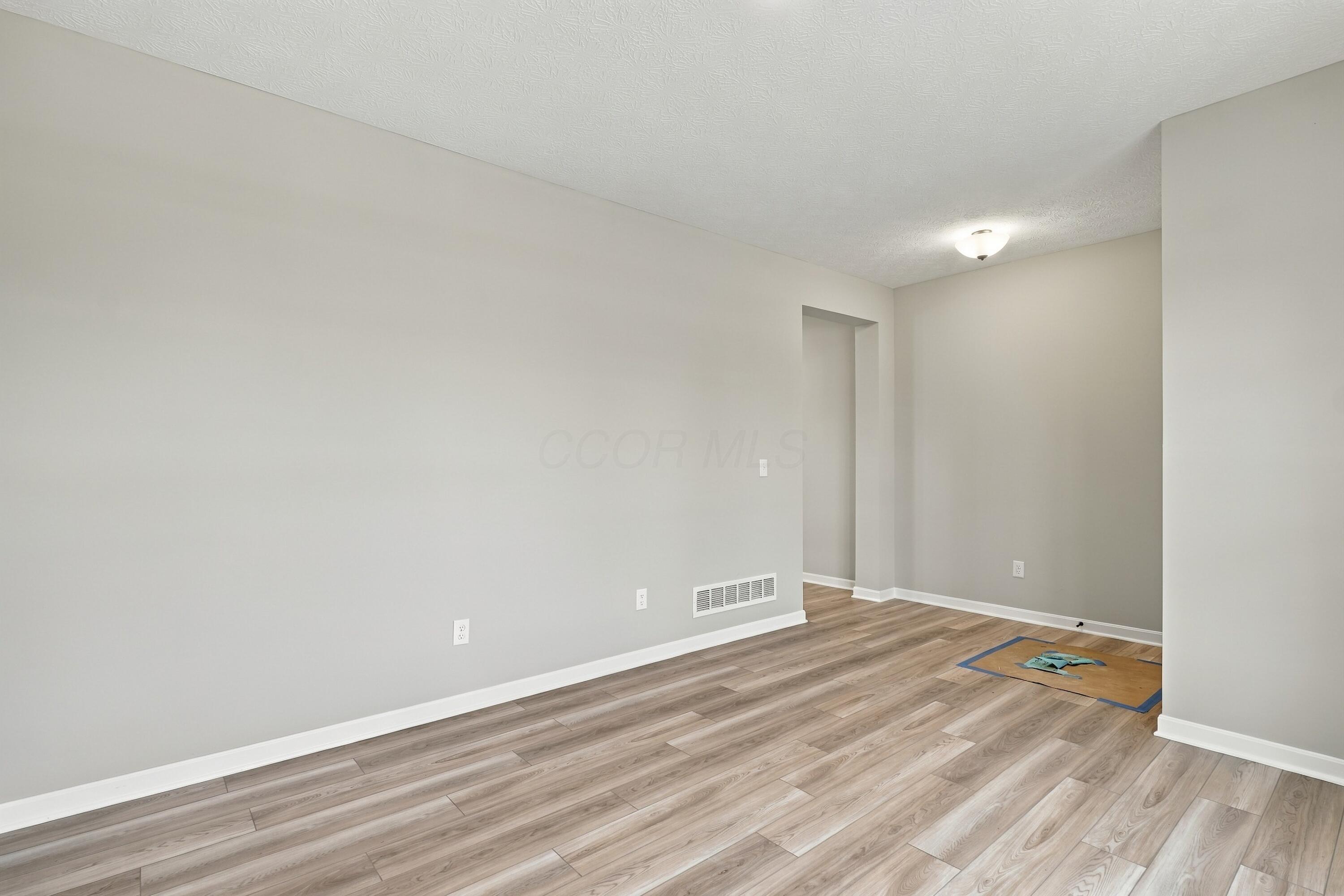 47 Englewood Road Property Photo 10