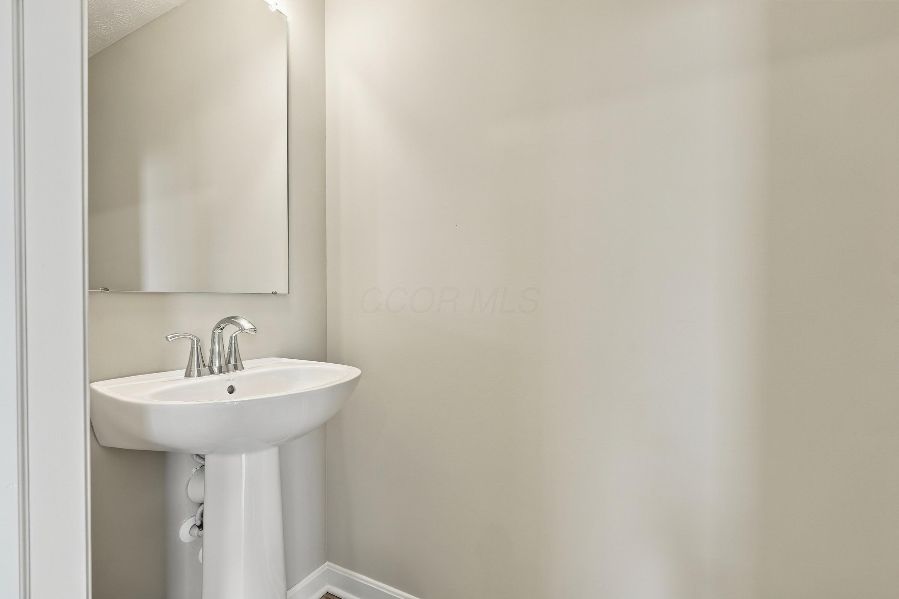 47 Englewood Road Property Photo 25
