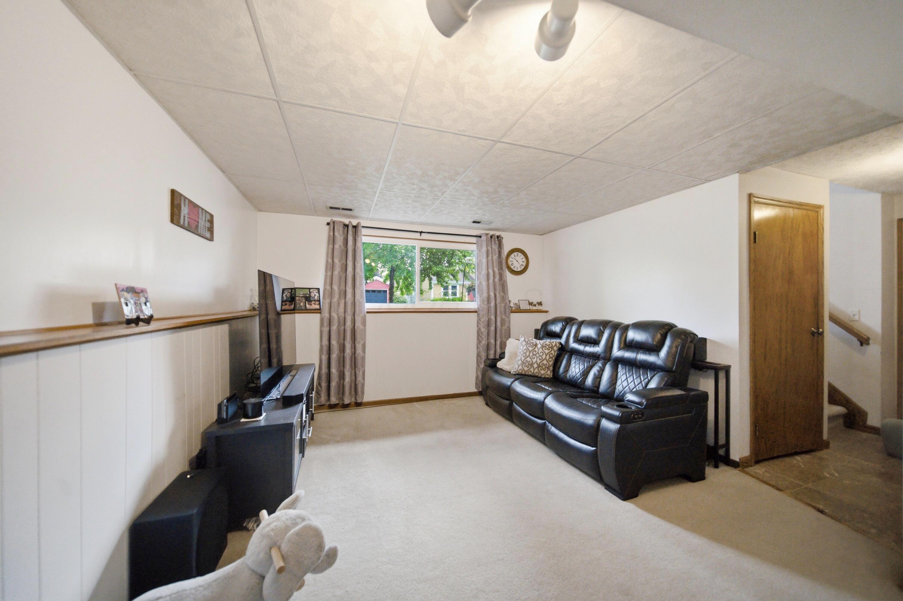 7893 Leaview Drive Property Photo 14