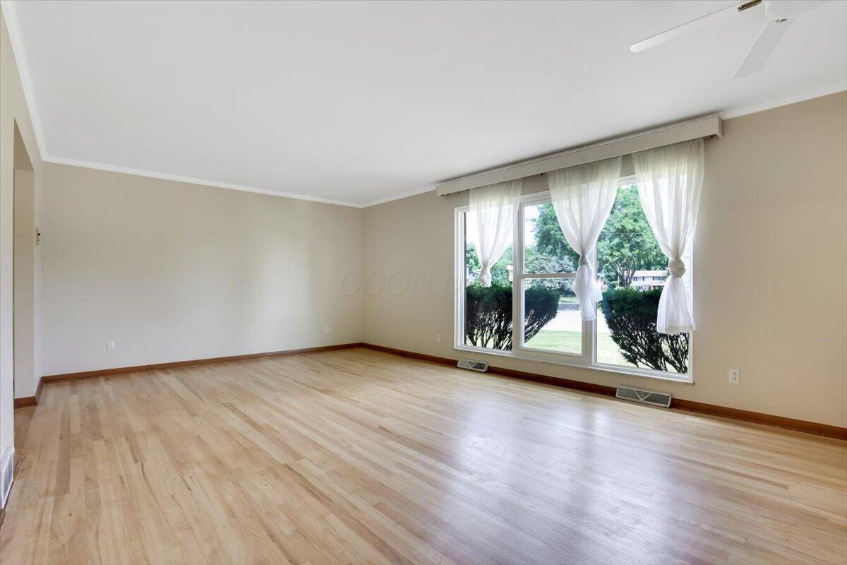 2289 Gardendale Drive Property Photo 6
