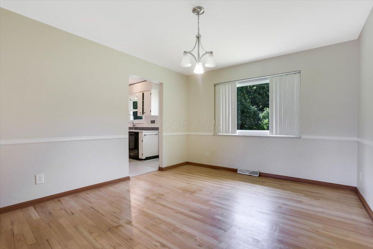 2289 Gardendale Drive Property Photo 13