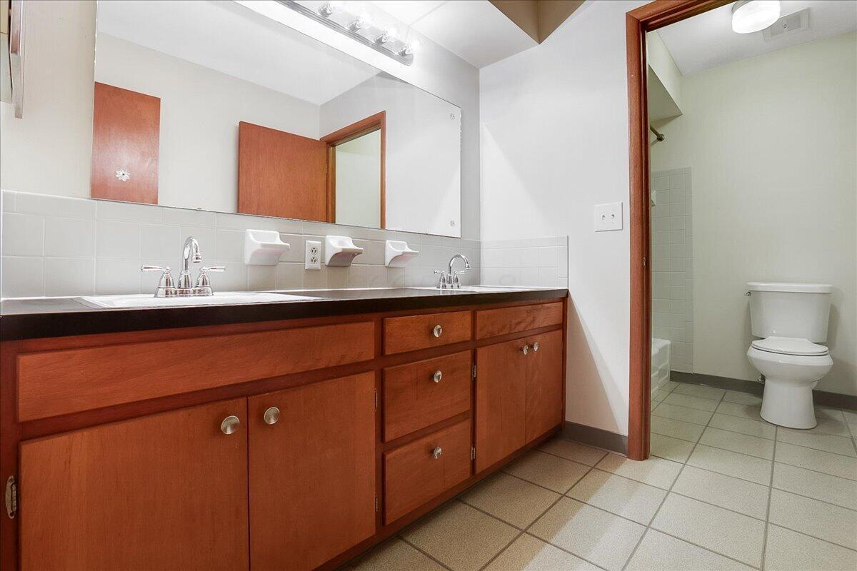 2289 Gardendale Drive Property Photo 26