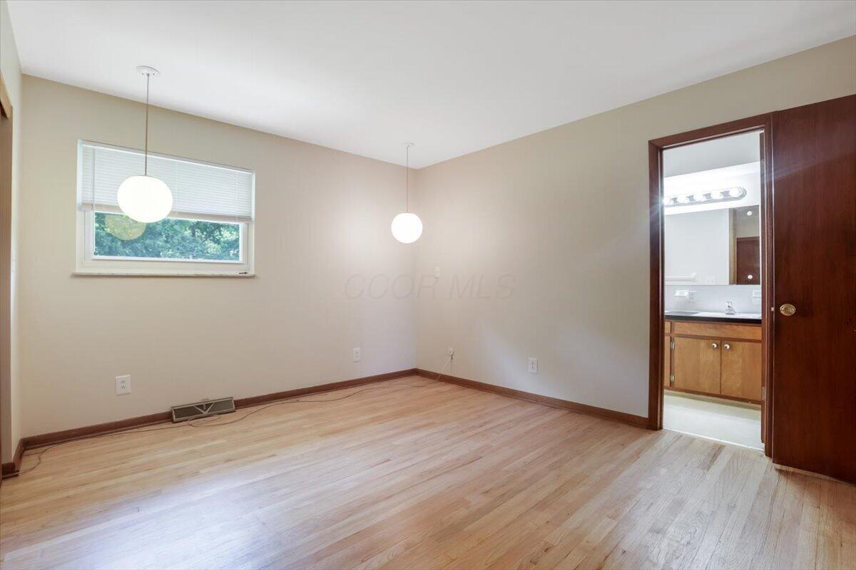 2289 Gardendale Drive Property Photo 28