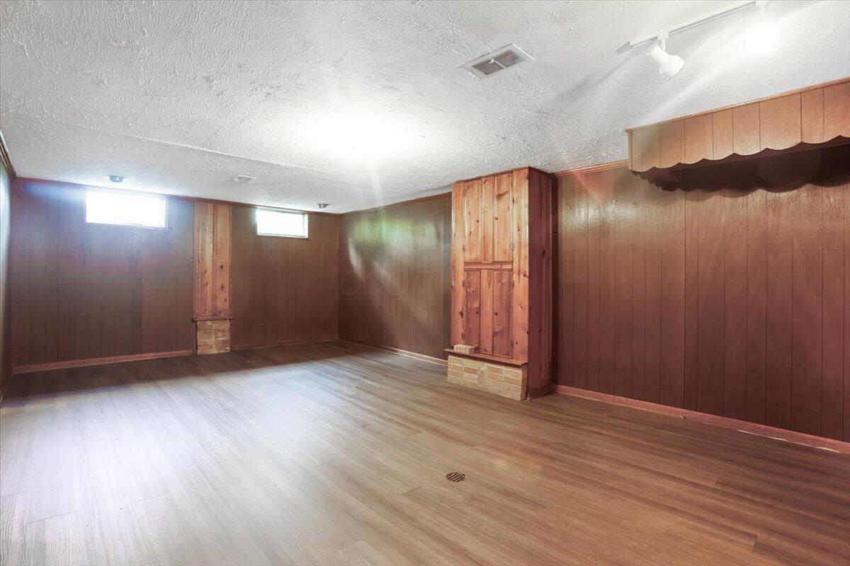 2289 Gardendale Drive Property Photo 37