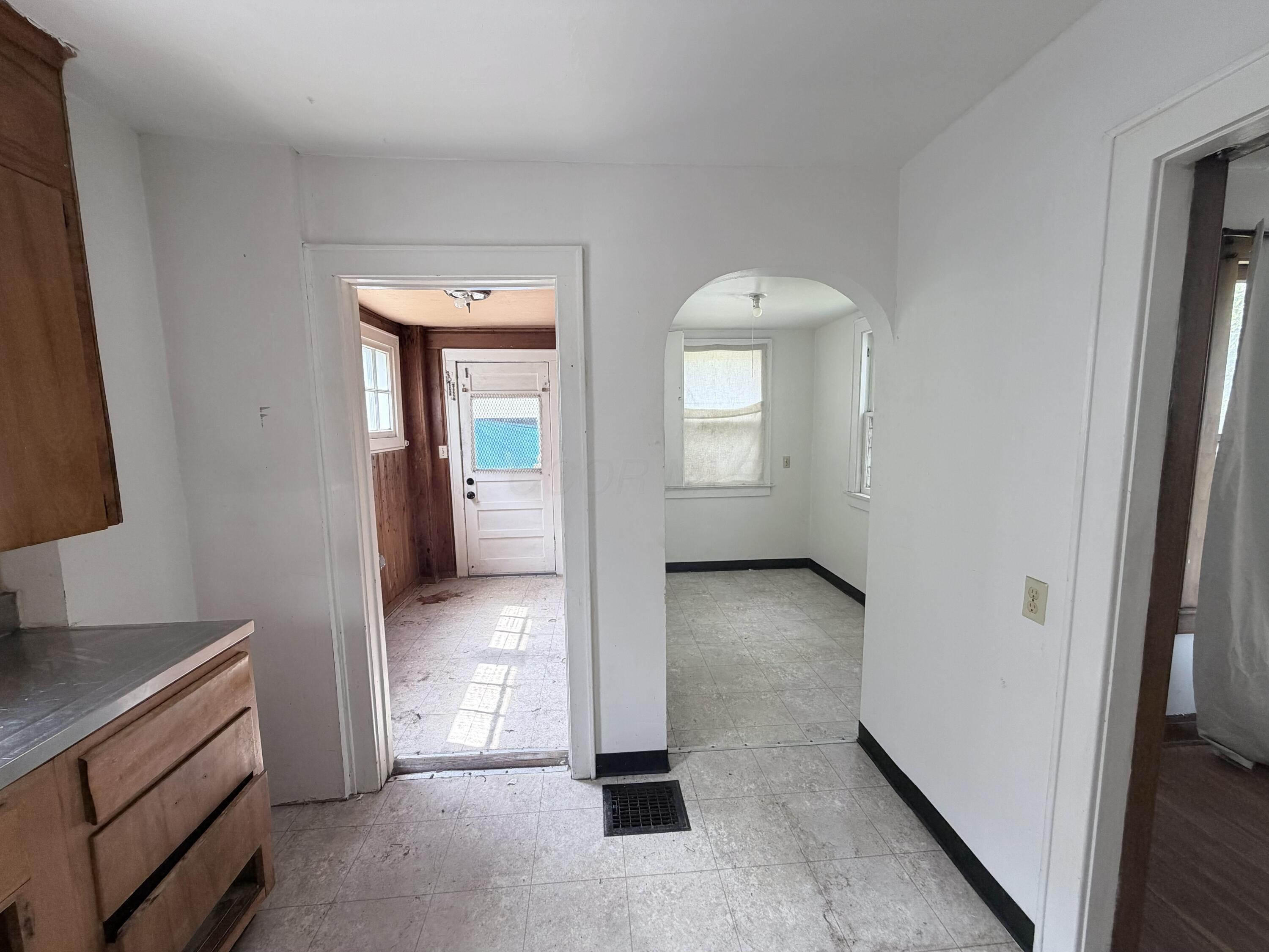 1231 E 20th Avenue Property Photo 5