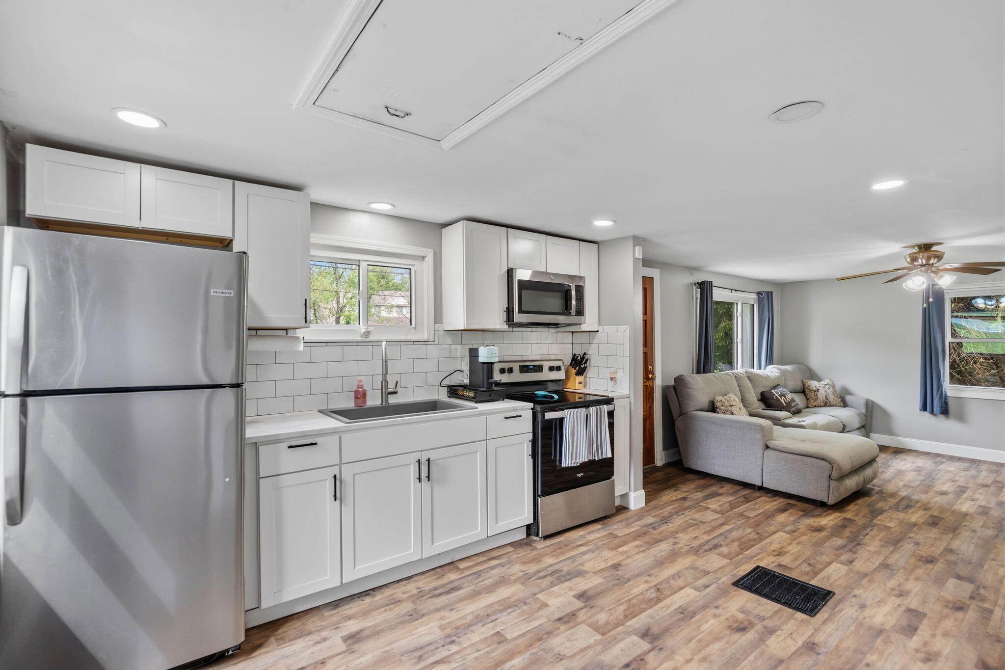 1722 Blue Jay Road Property Photo 2
