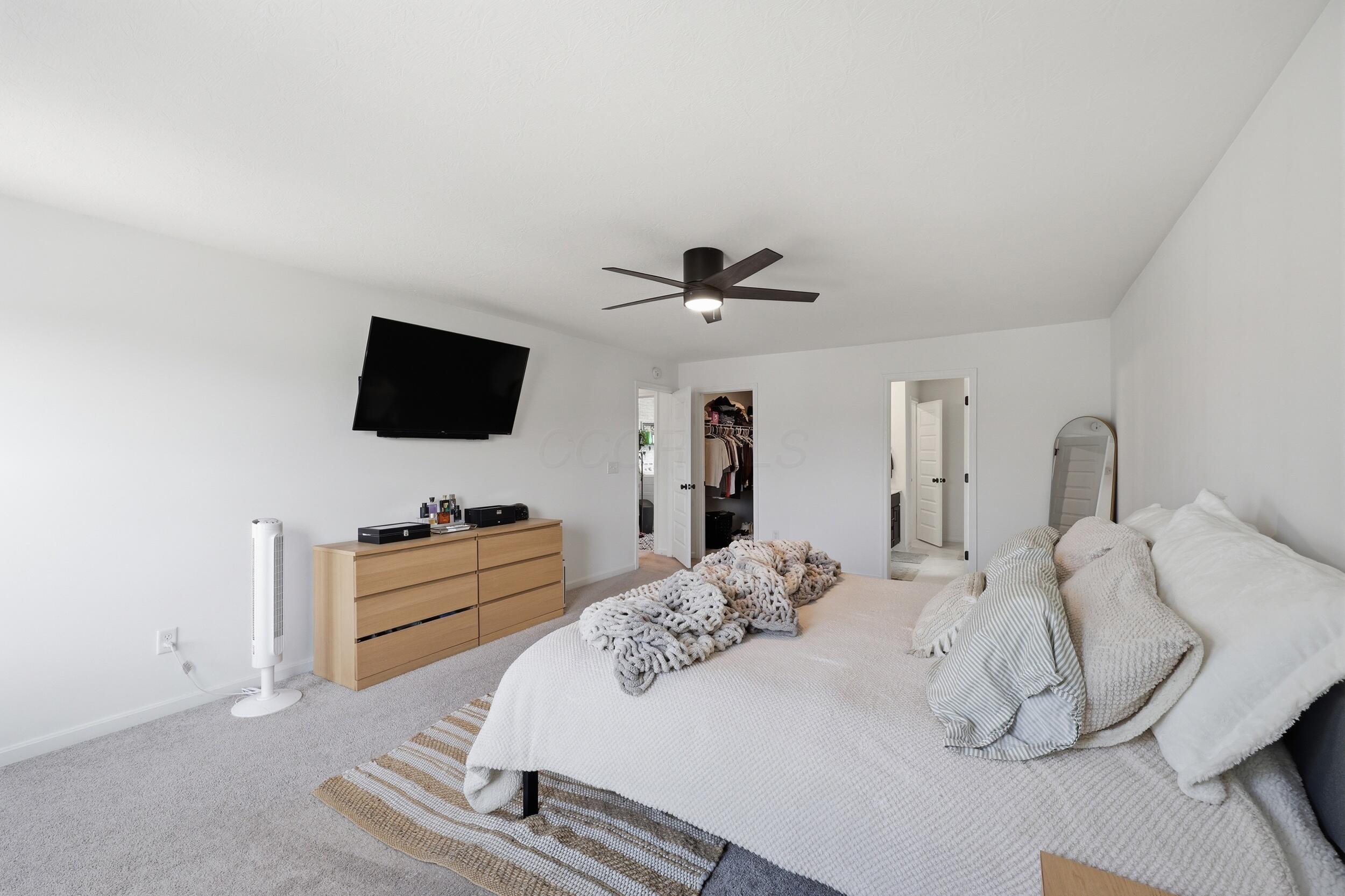 4872 Amber Crossing Drive Property Photo 24