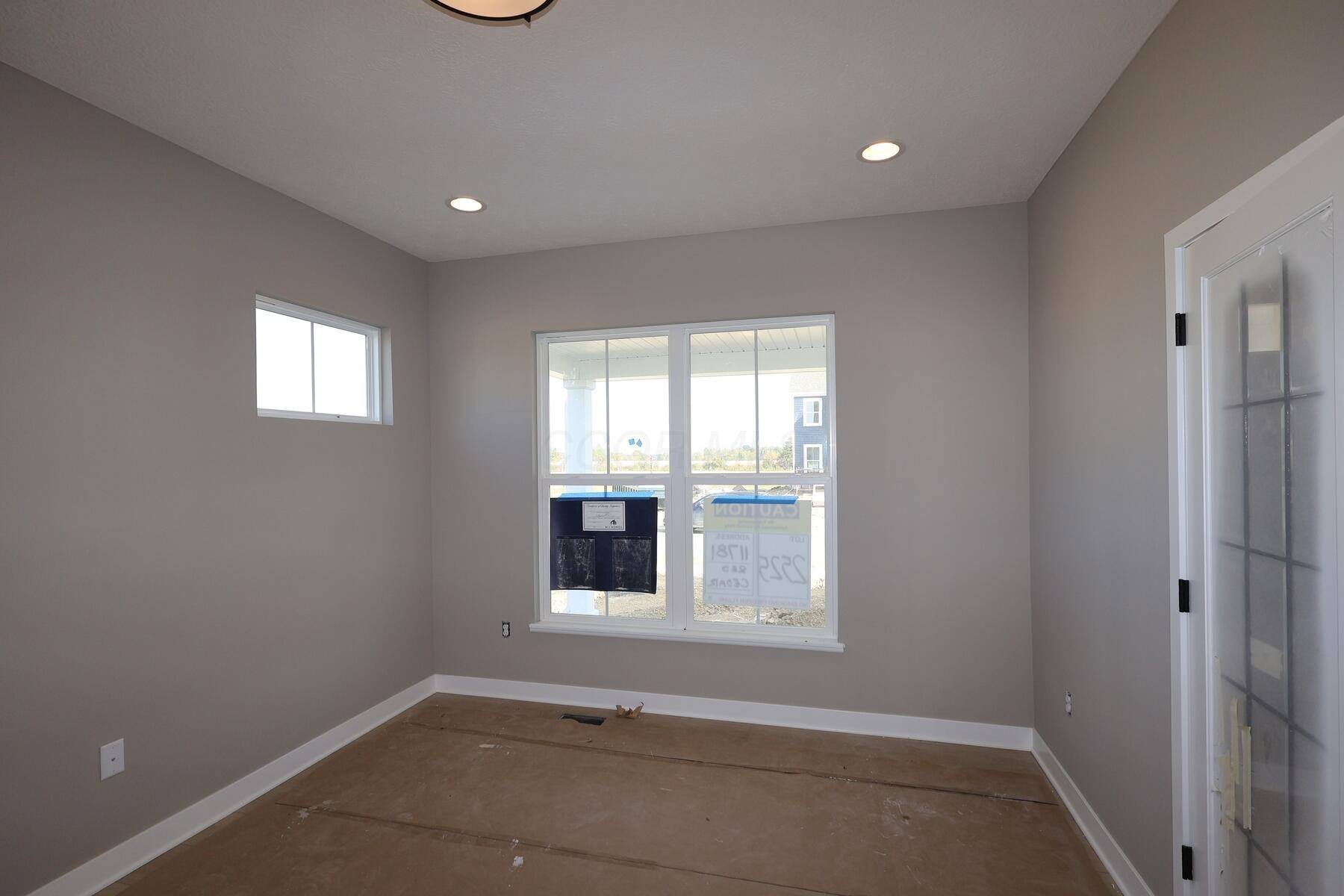 11781 Red Cedar Street Property Photo 2