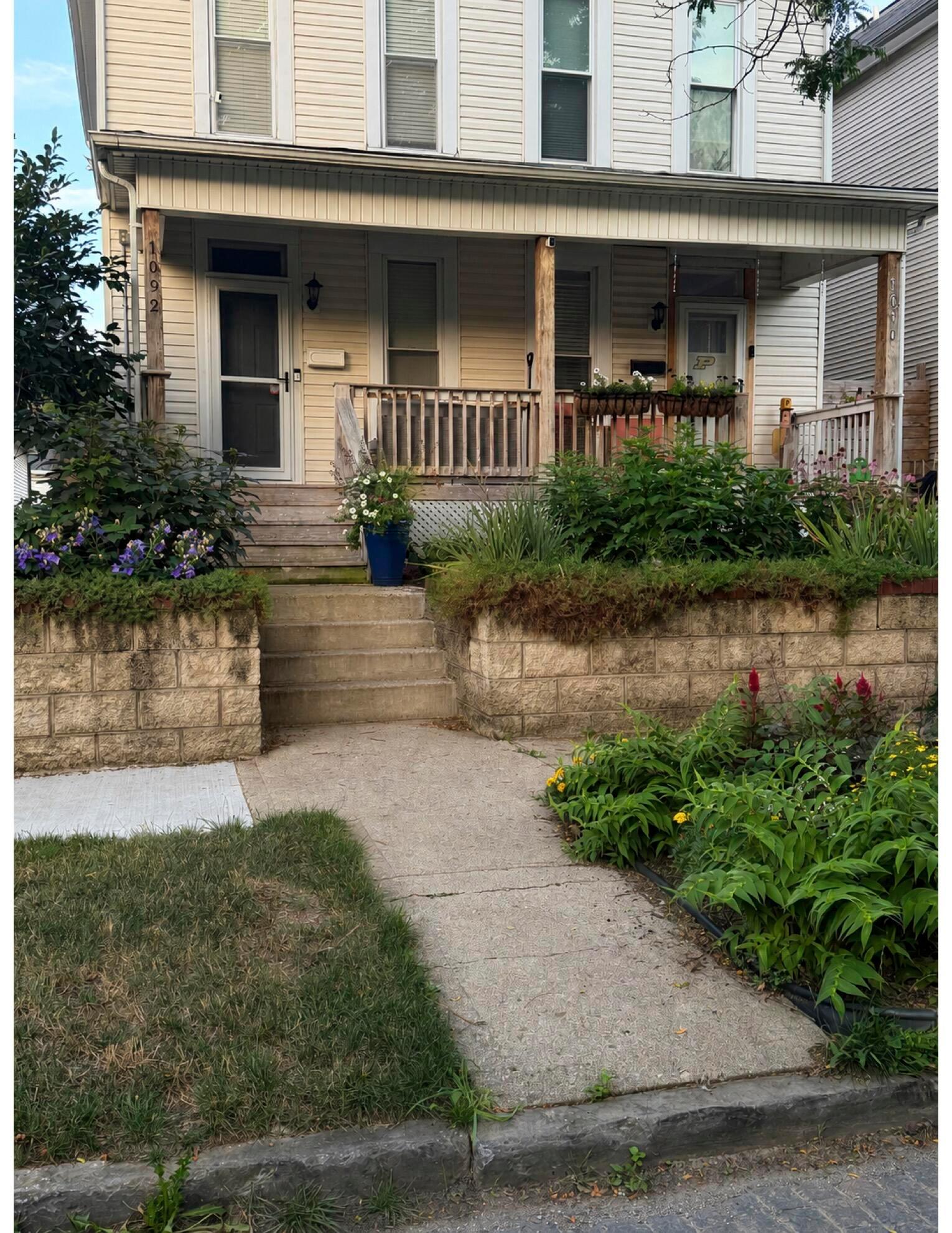 1092 Oregon Avenue Property Photo 1
