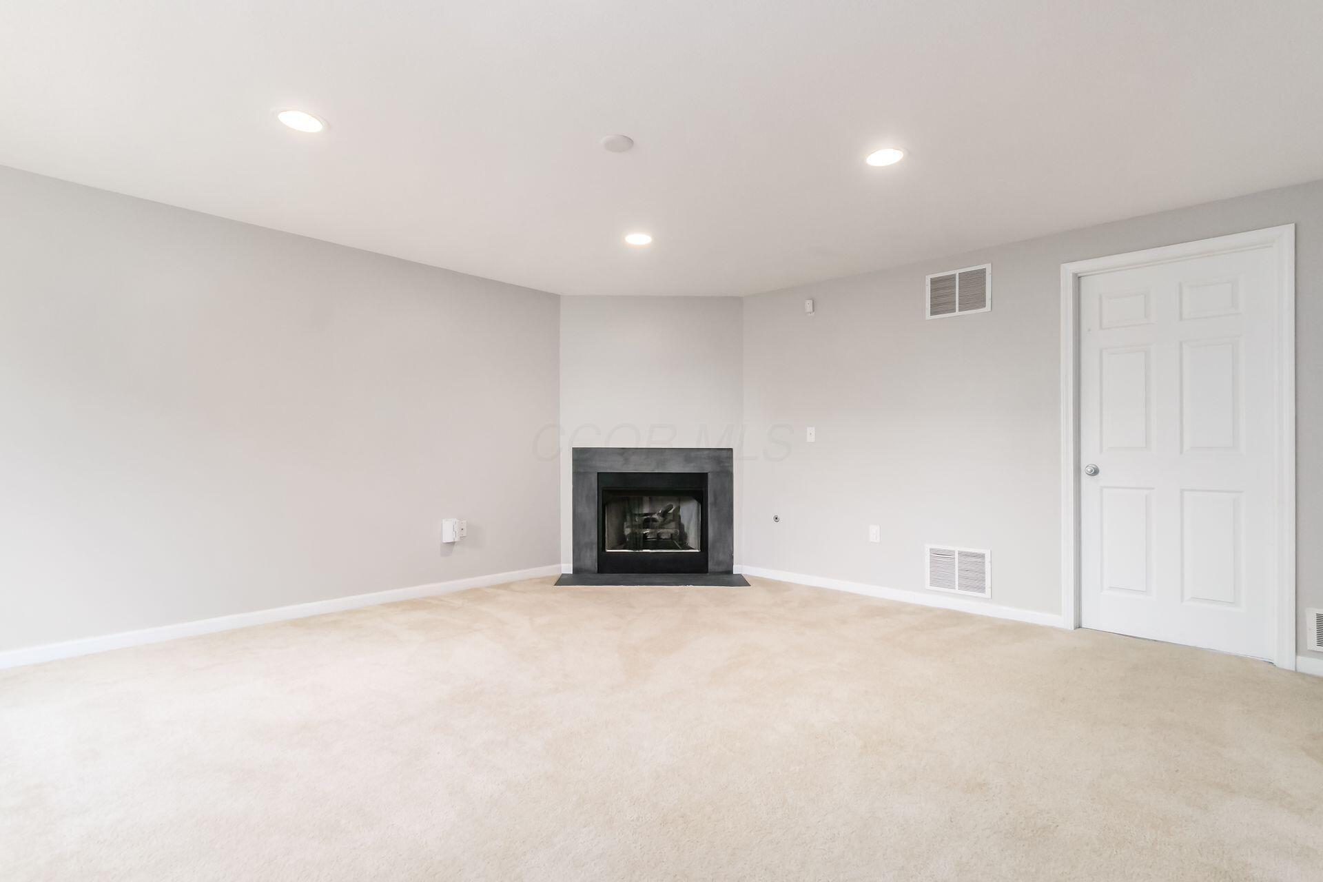 6070 Avatar Drive, 13 Property Photo 25