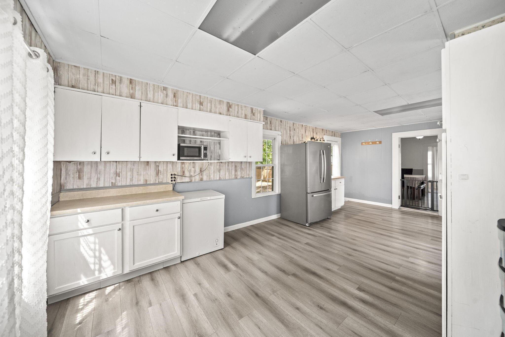 129 S Cherry Street Property Photo 7