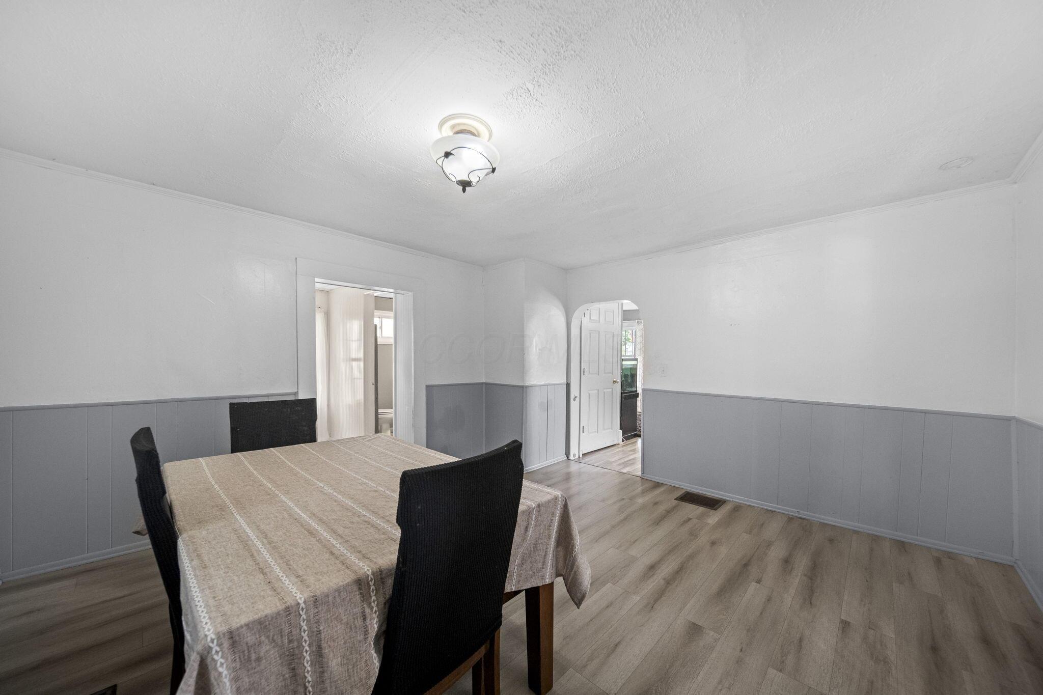 129 S Cherry Street Property Photo 9