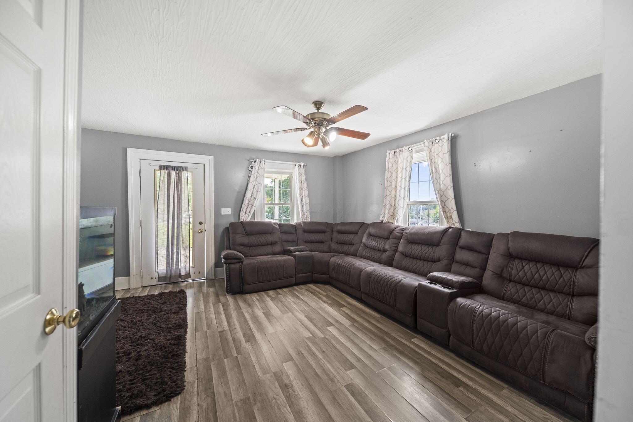 129 S Cherry Street Property Photo 10