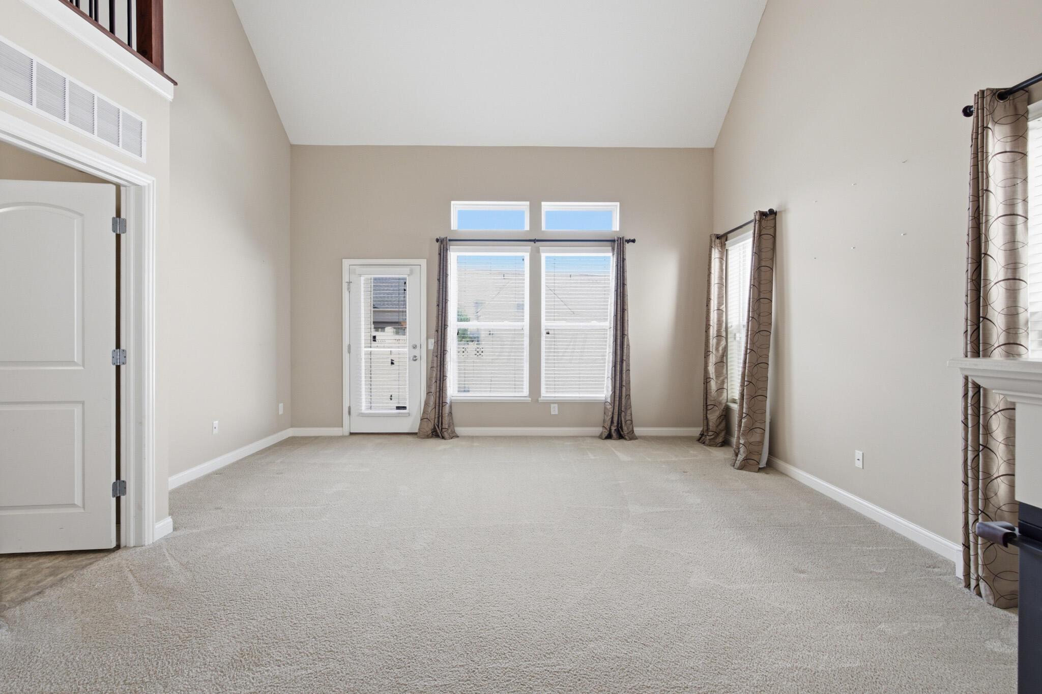 6810 John Drive Property Photo 10