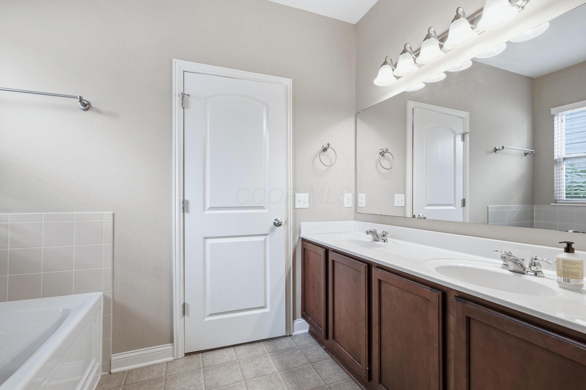 6810 John Drive Property Photo 24