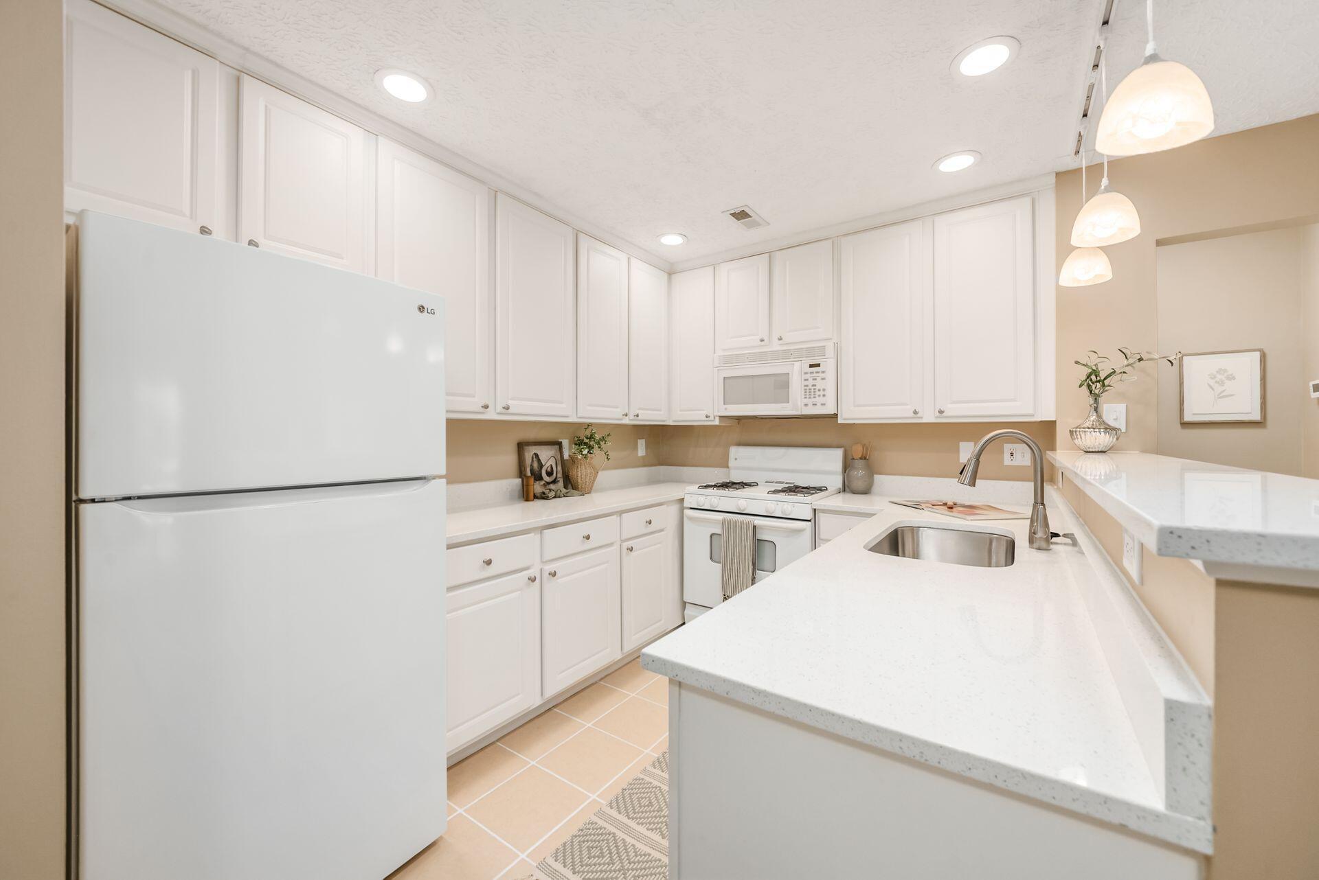5315 Stonemeadow Avenue, F Property Photo 9