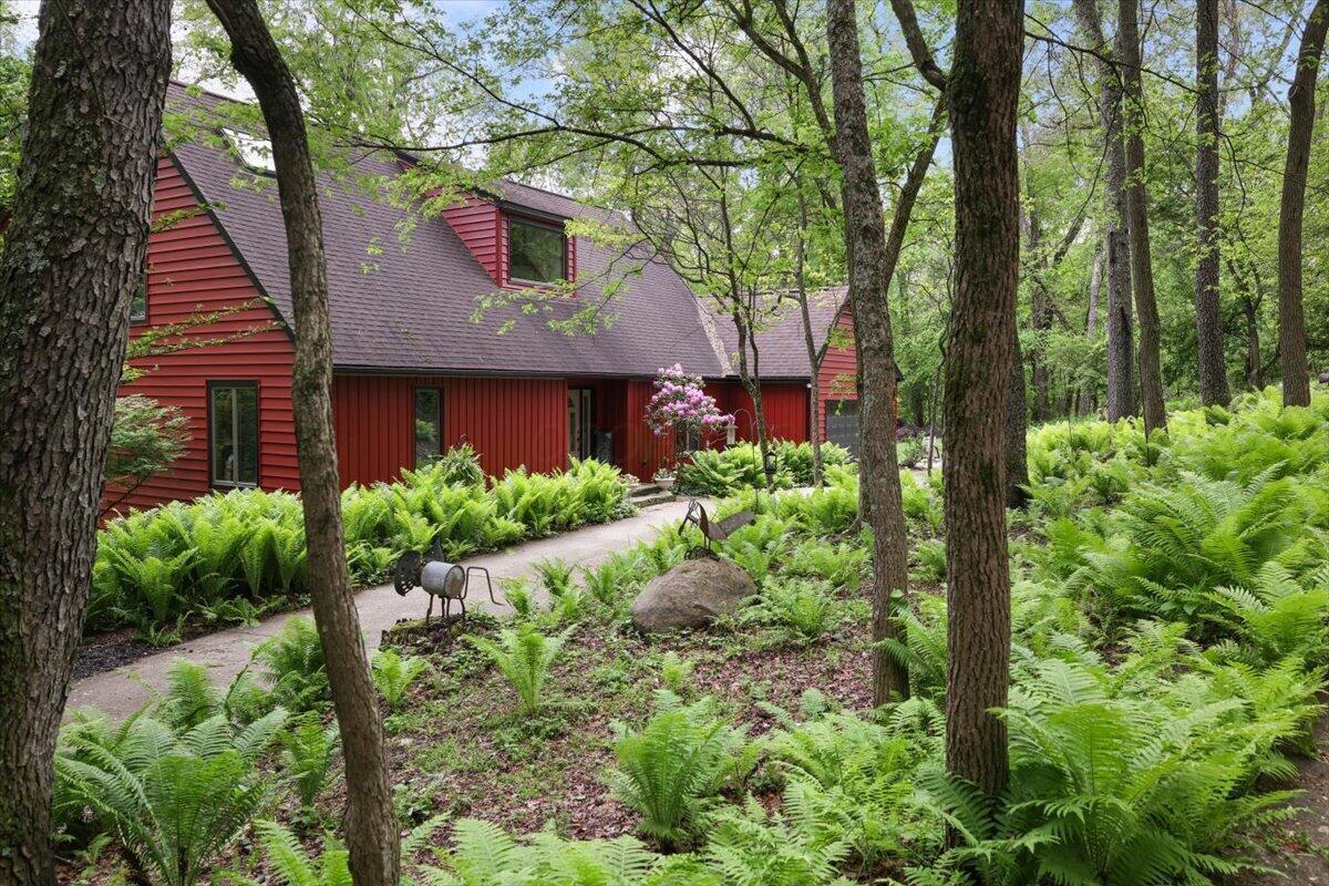 261 Fern Hill Drive Property Photo 1