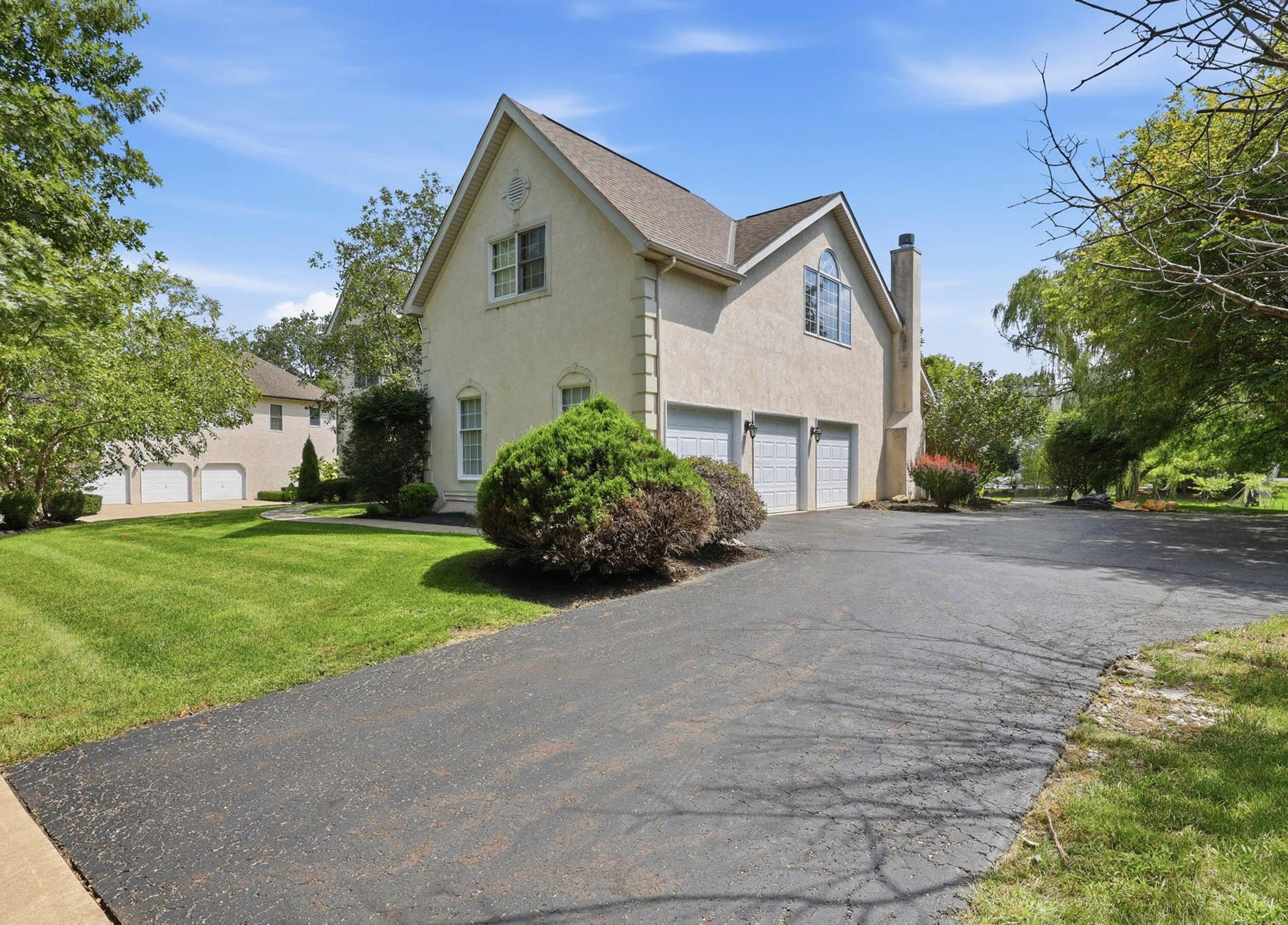 4823 Vista Ridge Drive Property Photo 3